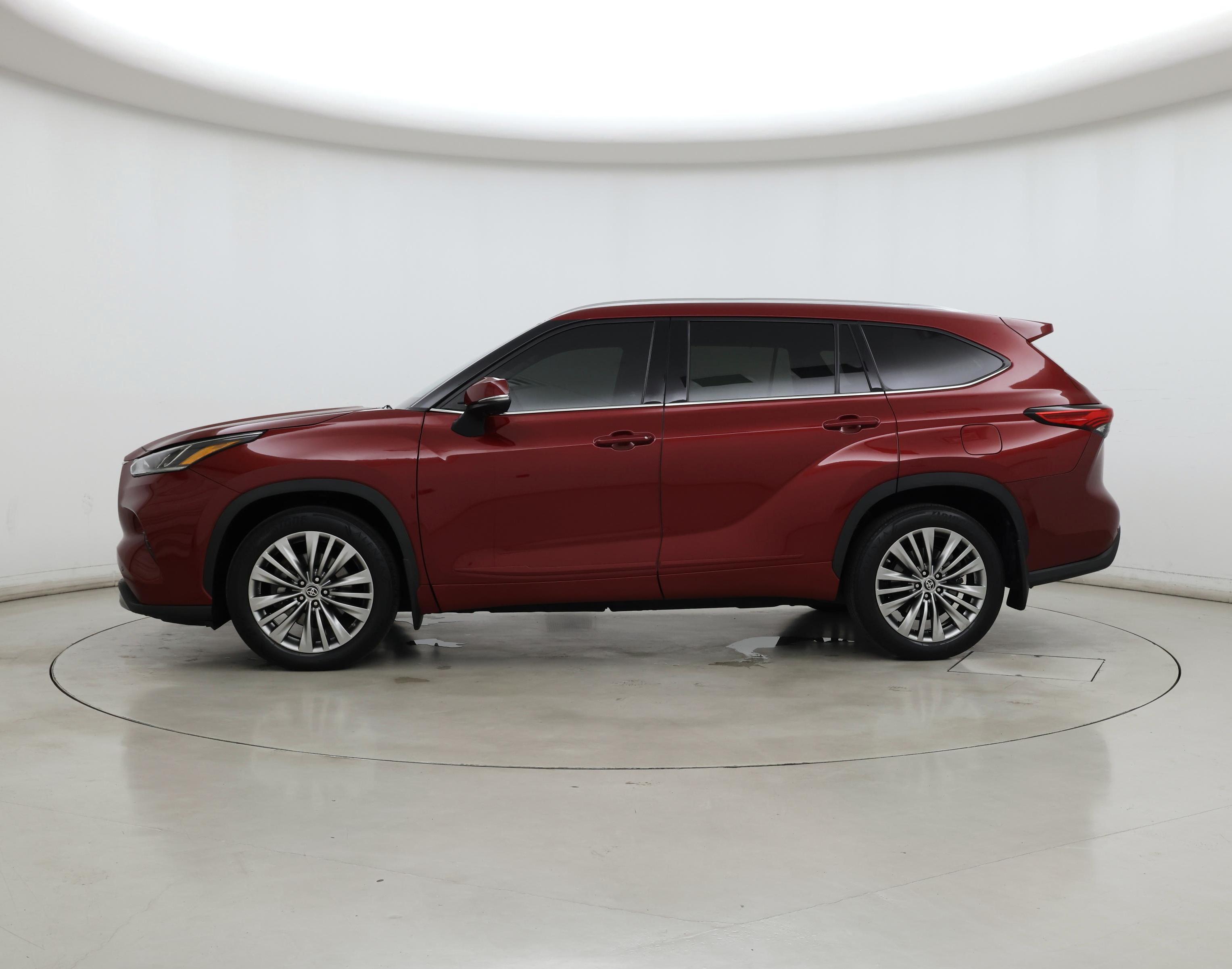 Thumbnail: 2021 Toyota Highlander - 3