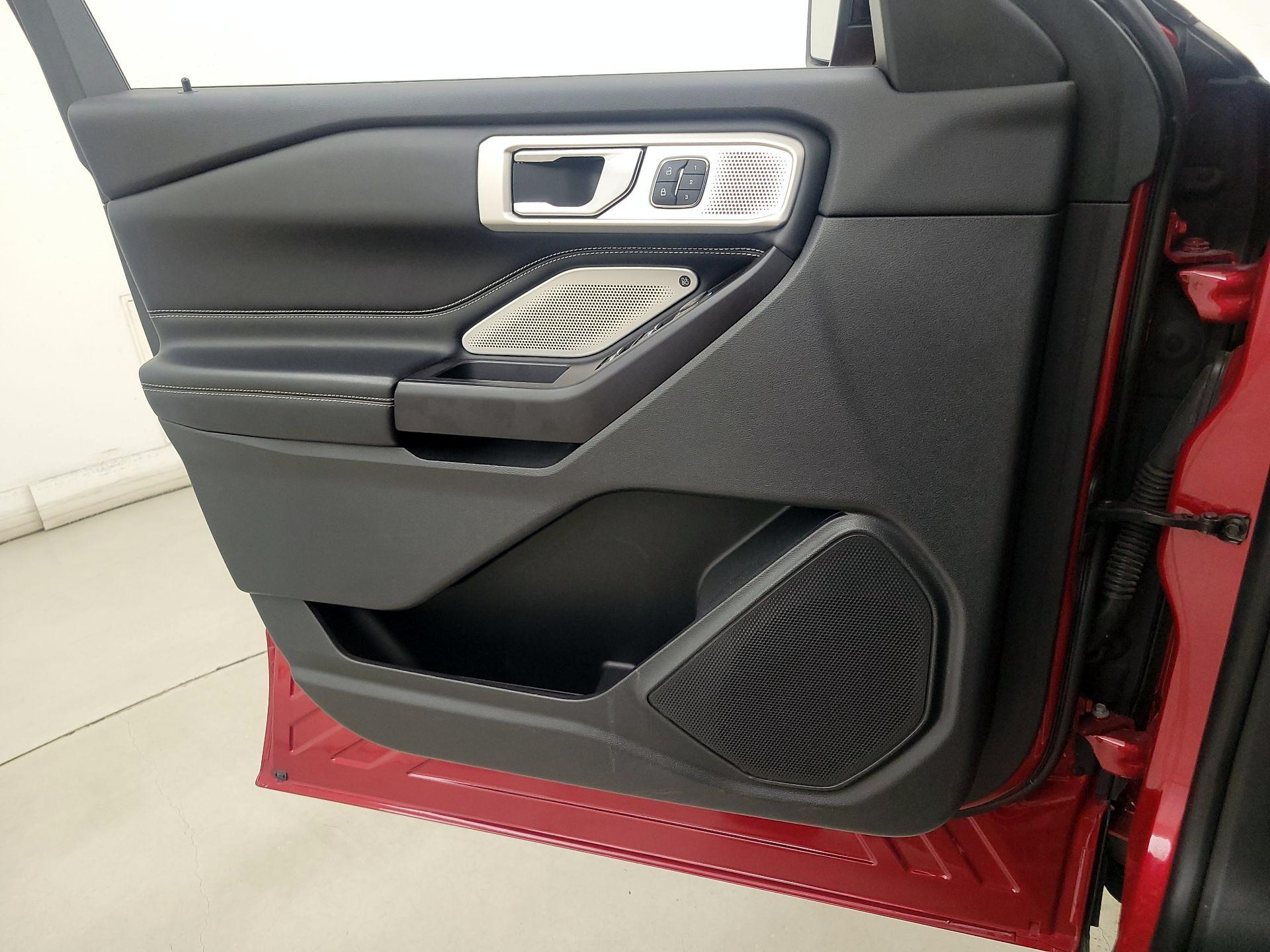 Thumbnail: 2020 Ford Explorer - 12