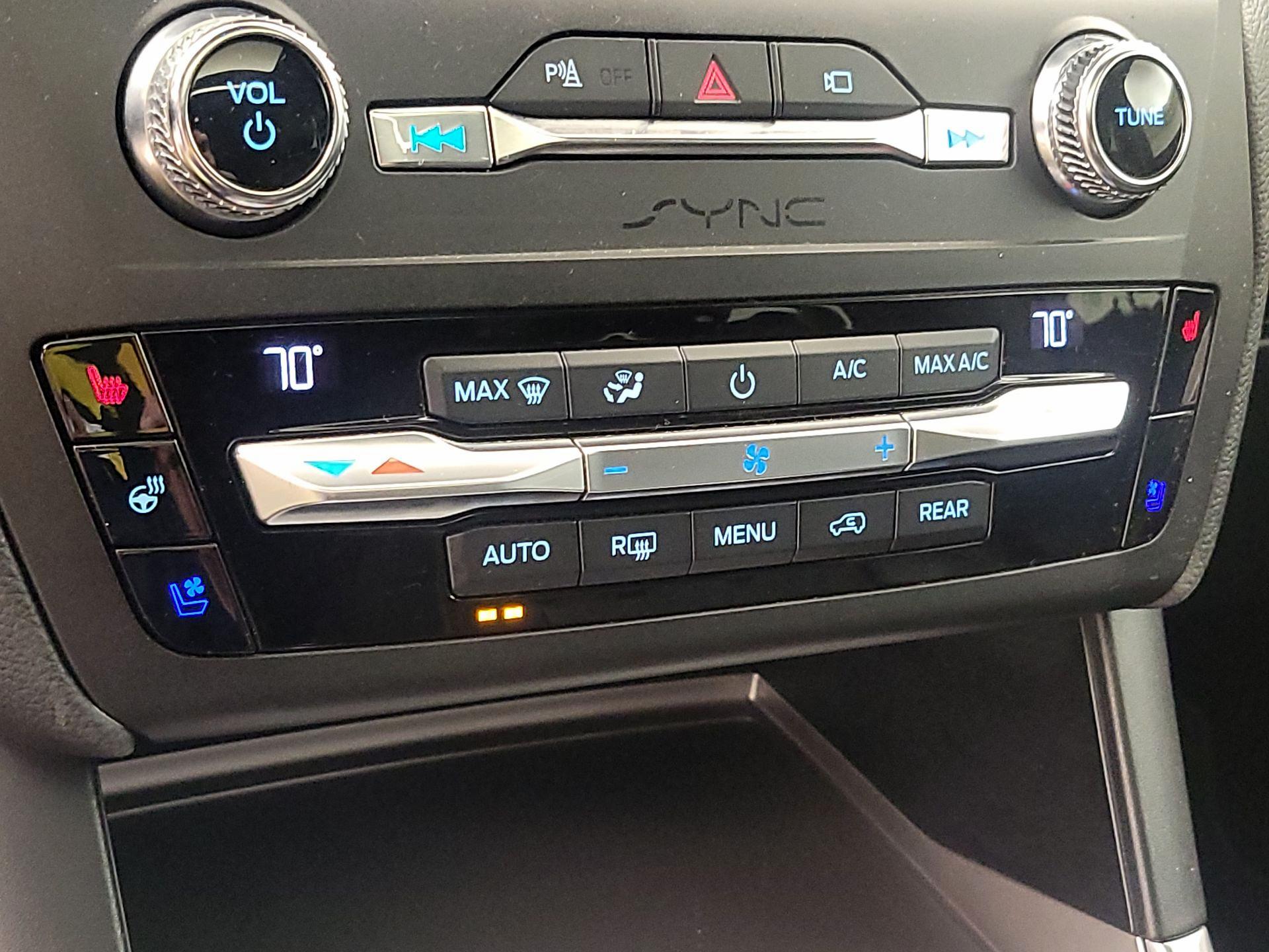 Thumbnail: 2020 Ford Explorer - 17