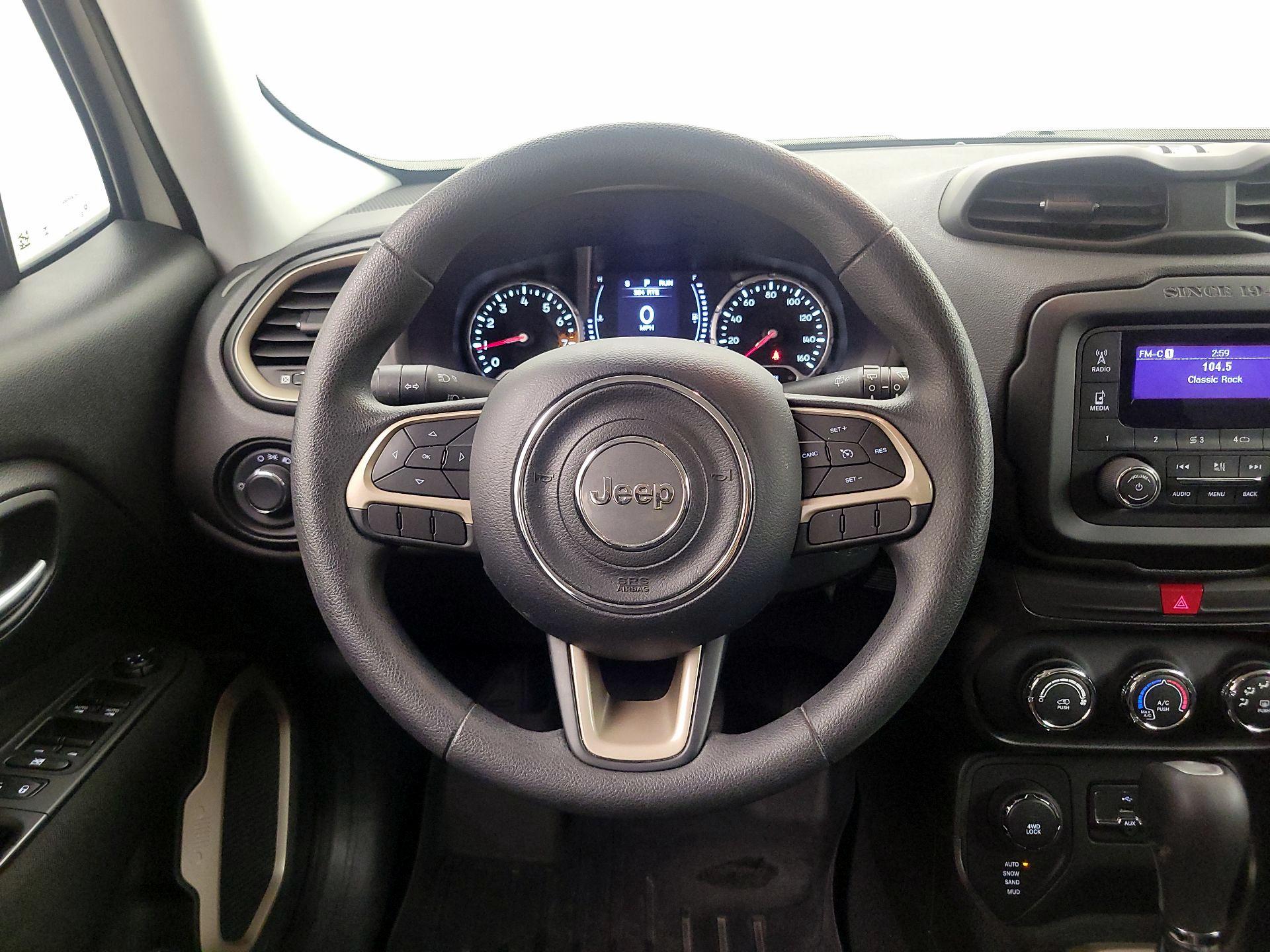 Thumbnail: 2017 Jeep Renegade - 10