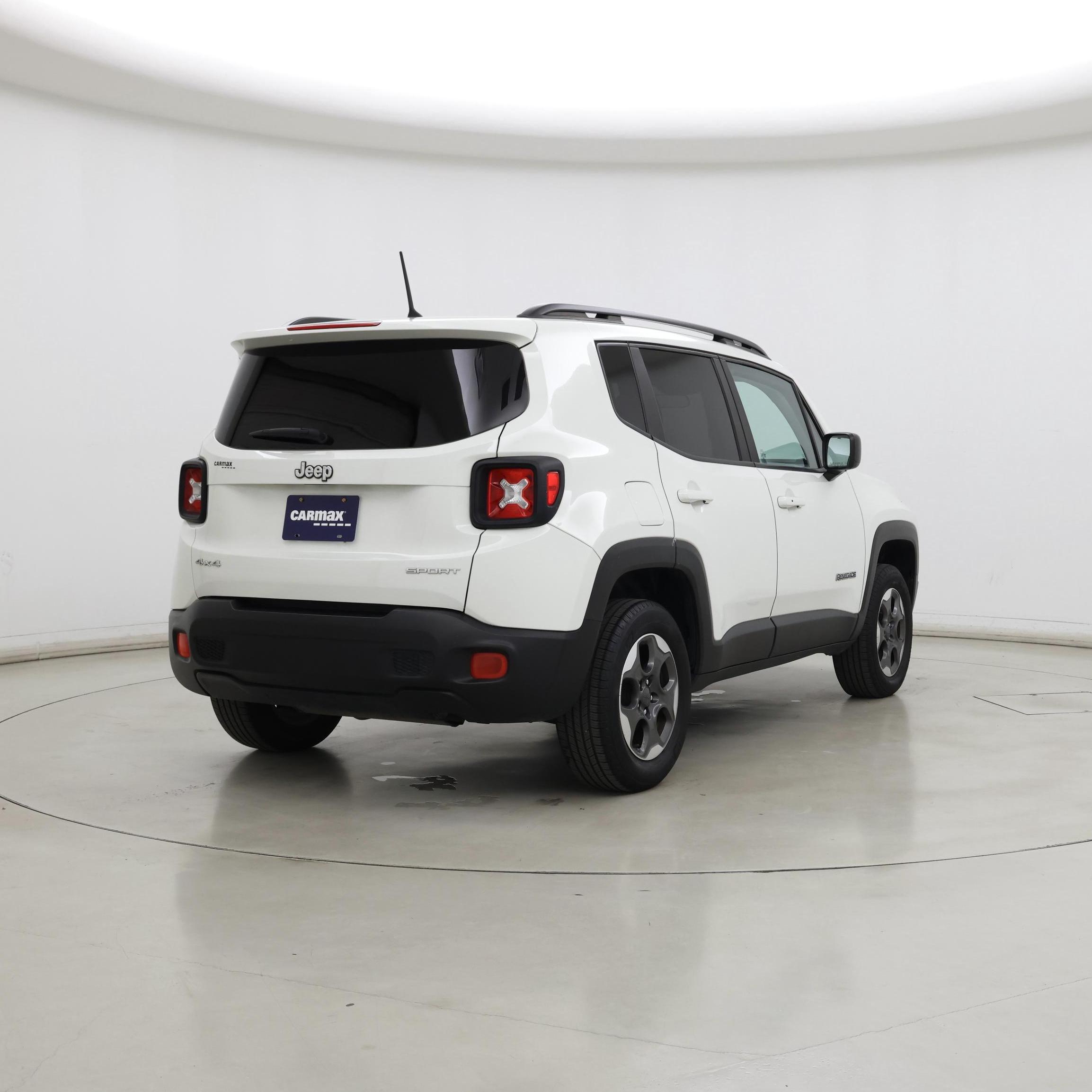 Thumbnail: 2017 Jeep Renegade - 8