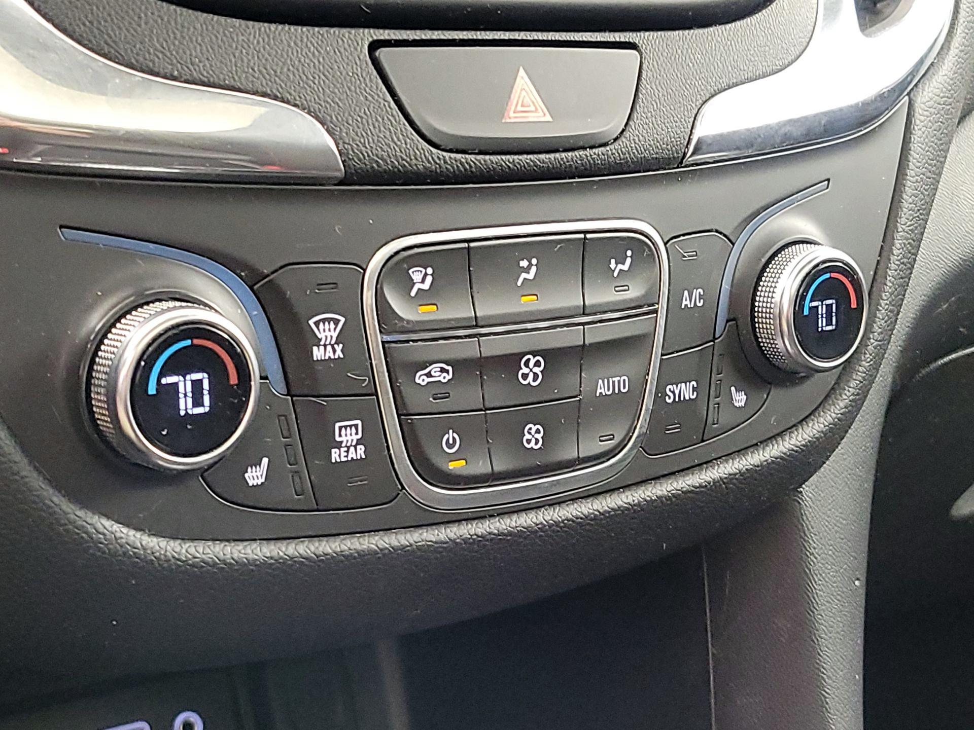 Thumbnail: 2019 Chevrolet Equinox - 16