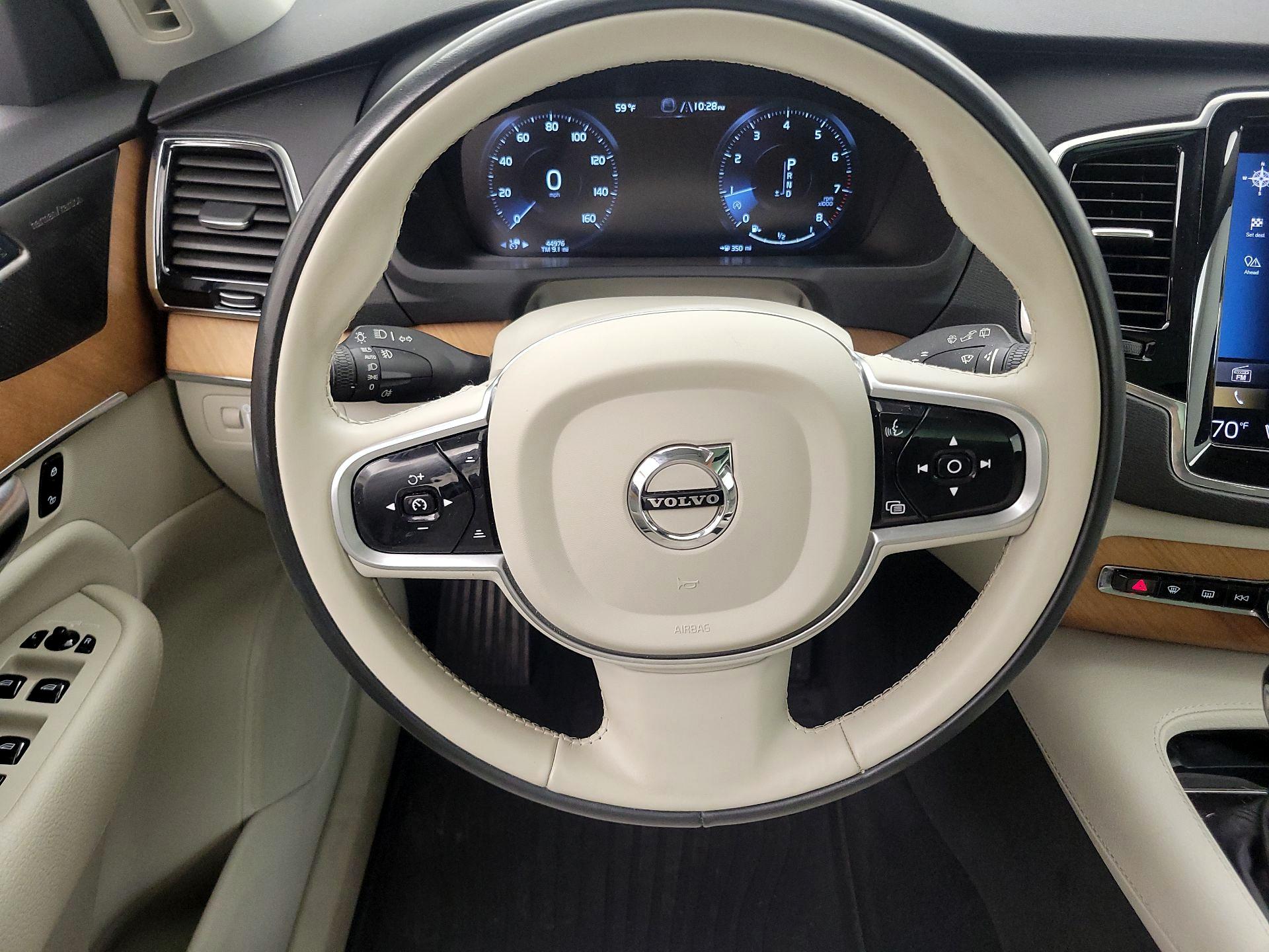 Thumbnail: 2022 Volvo XC90 - 10