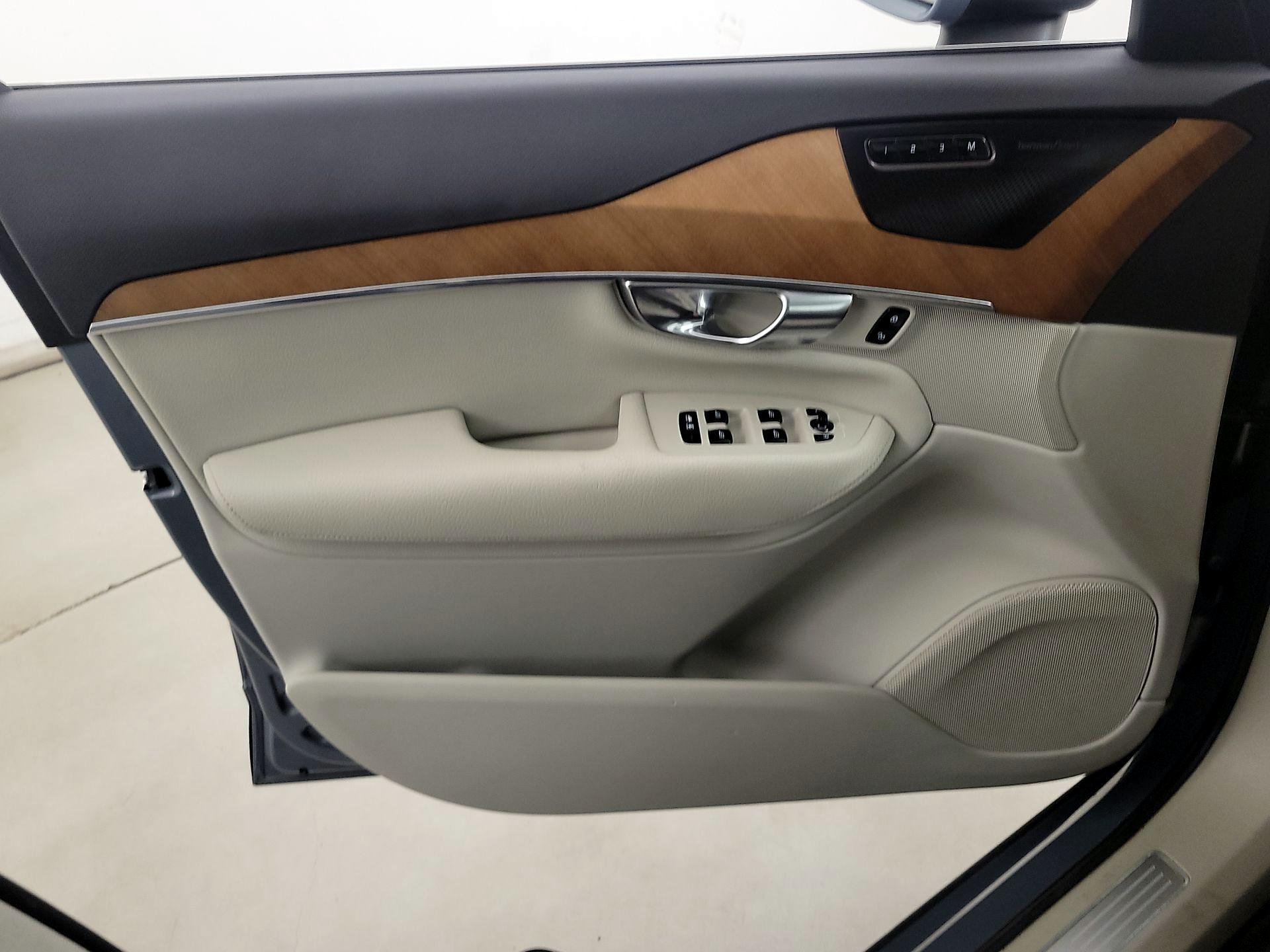 Thumbnail: 2022 Volvo XC90 - 12