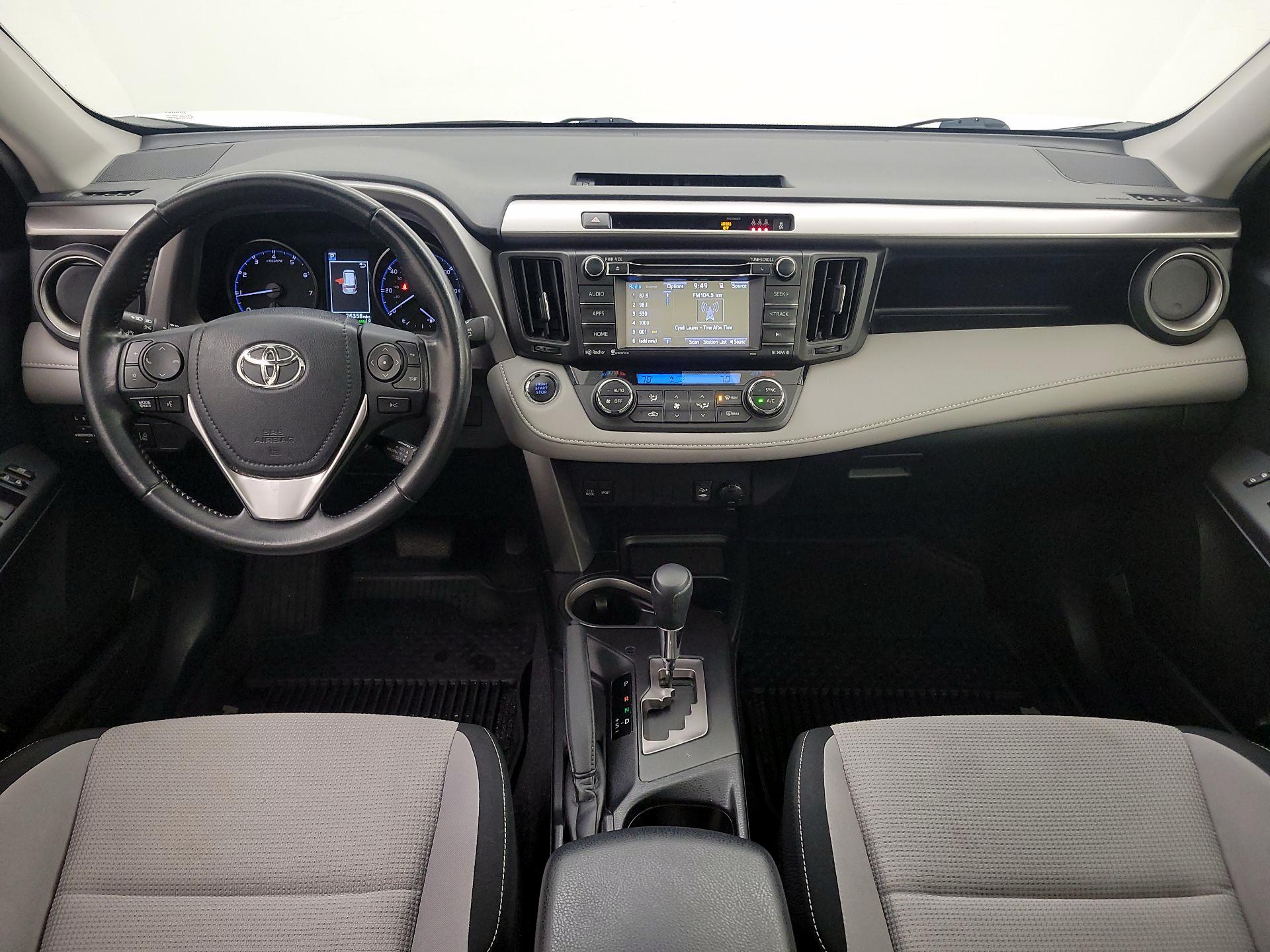 Thumbnail: 2018 Toyota RAV4 - 9