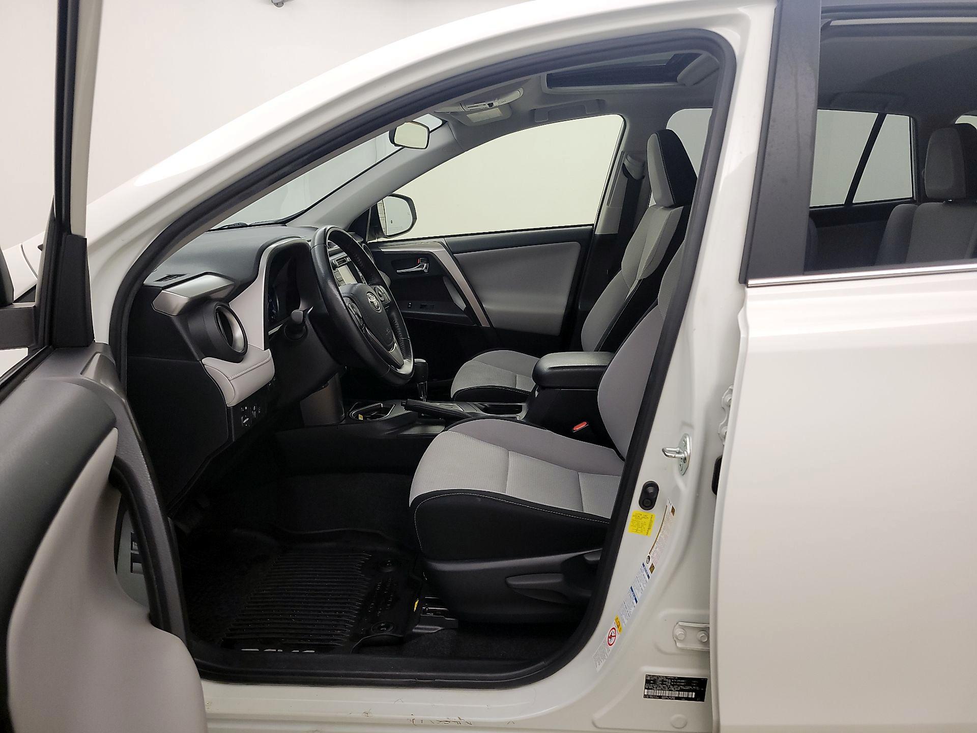 Thumbnail: 2018 Toyota RAV4 - 11