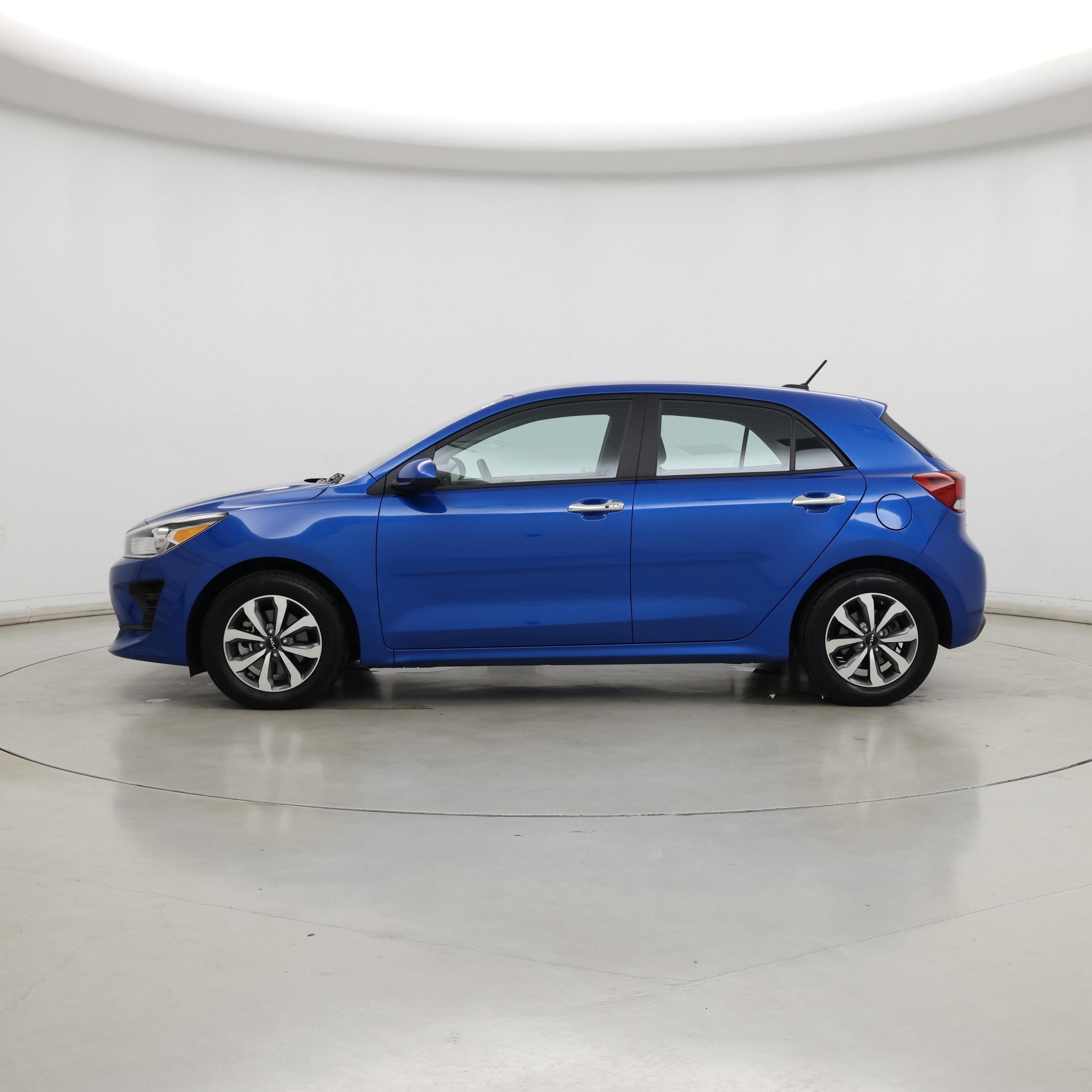 Thumbnail: 2023 Kia Rio - 3