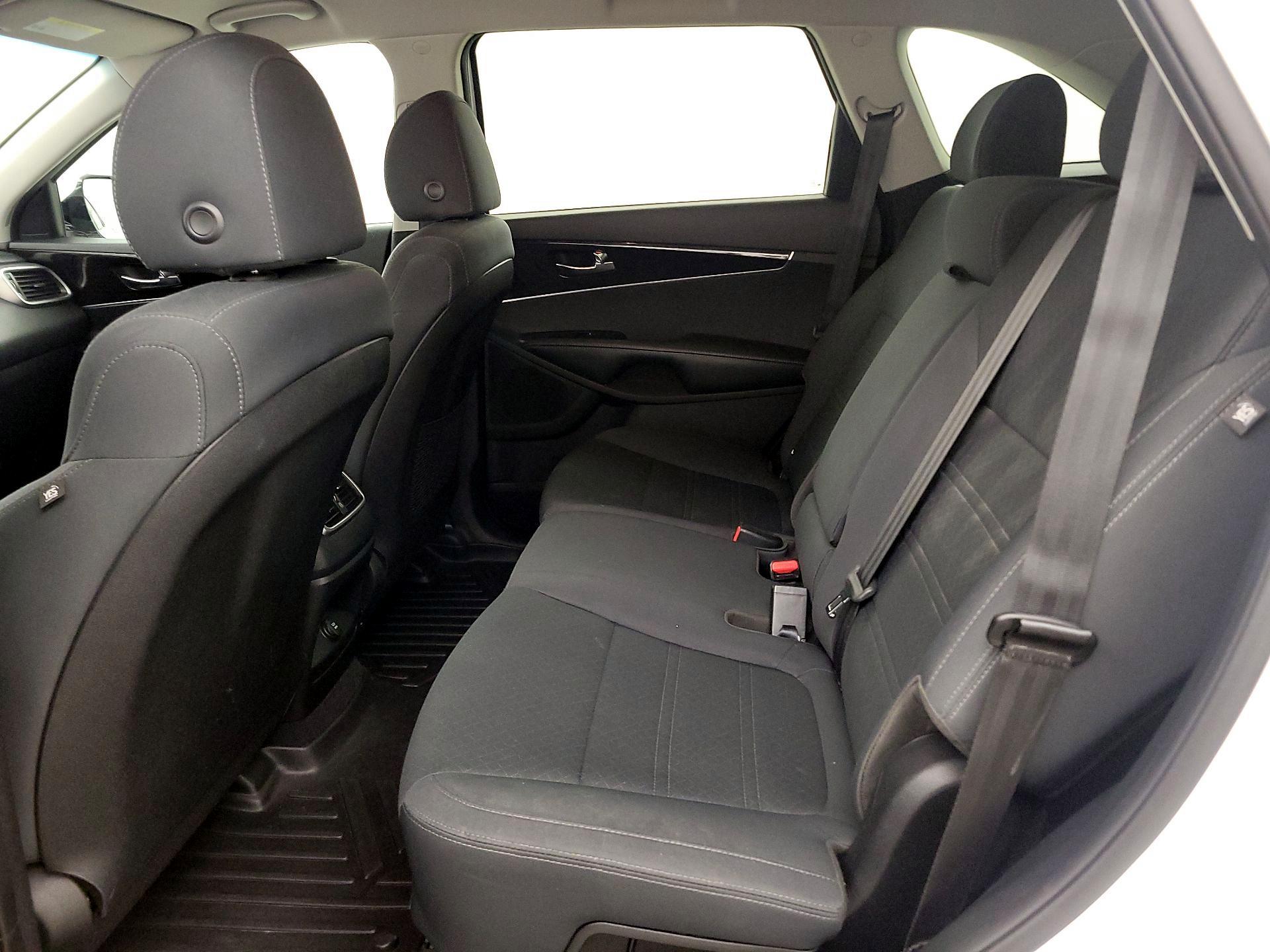 Thumbnail: 2019 Kia Sorento - 19