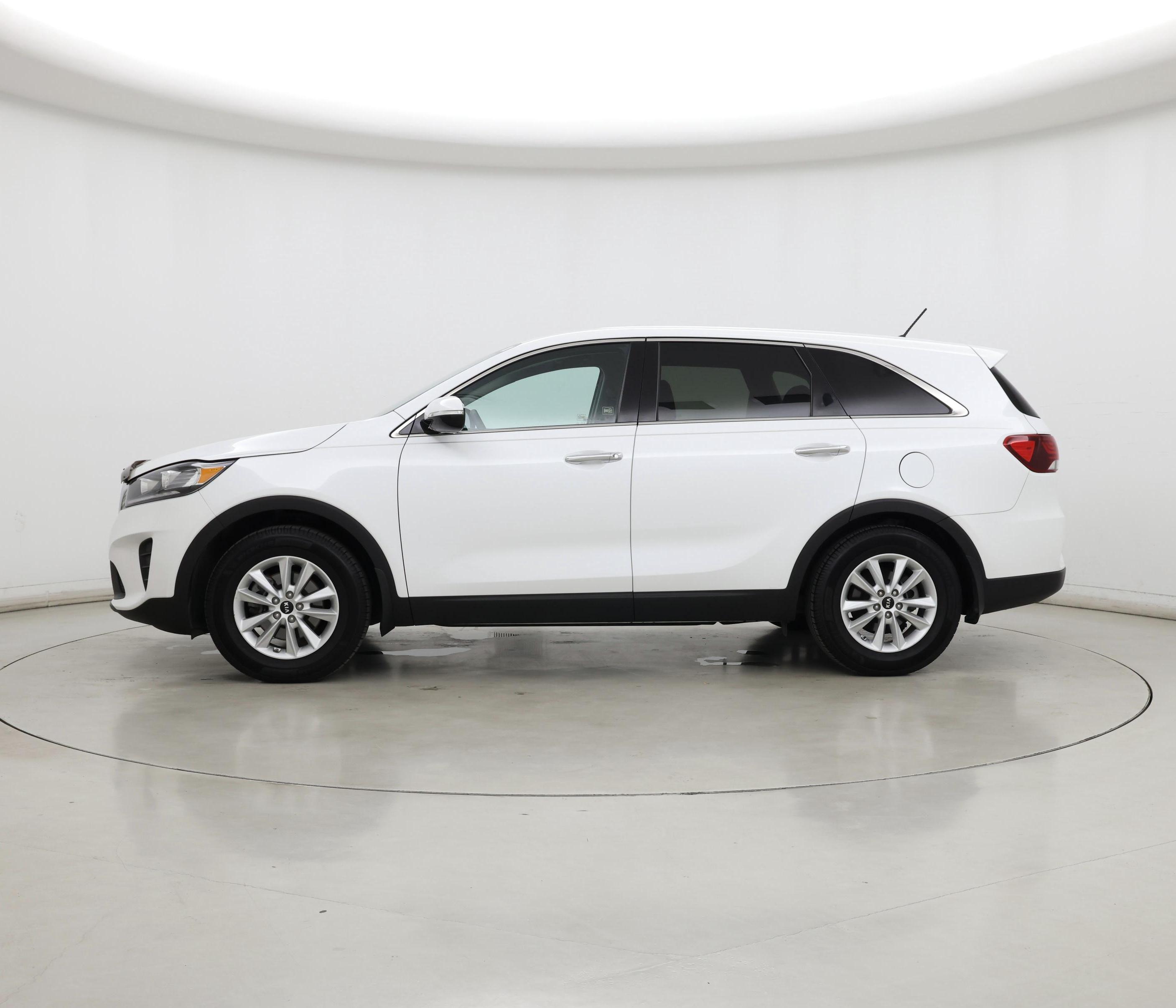 Thumbnail: 2019 Kia Sorento - 3