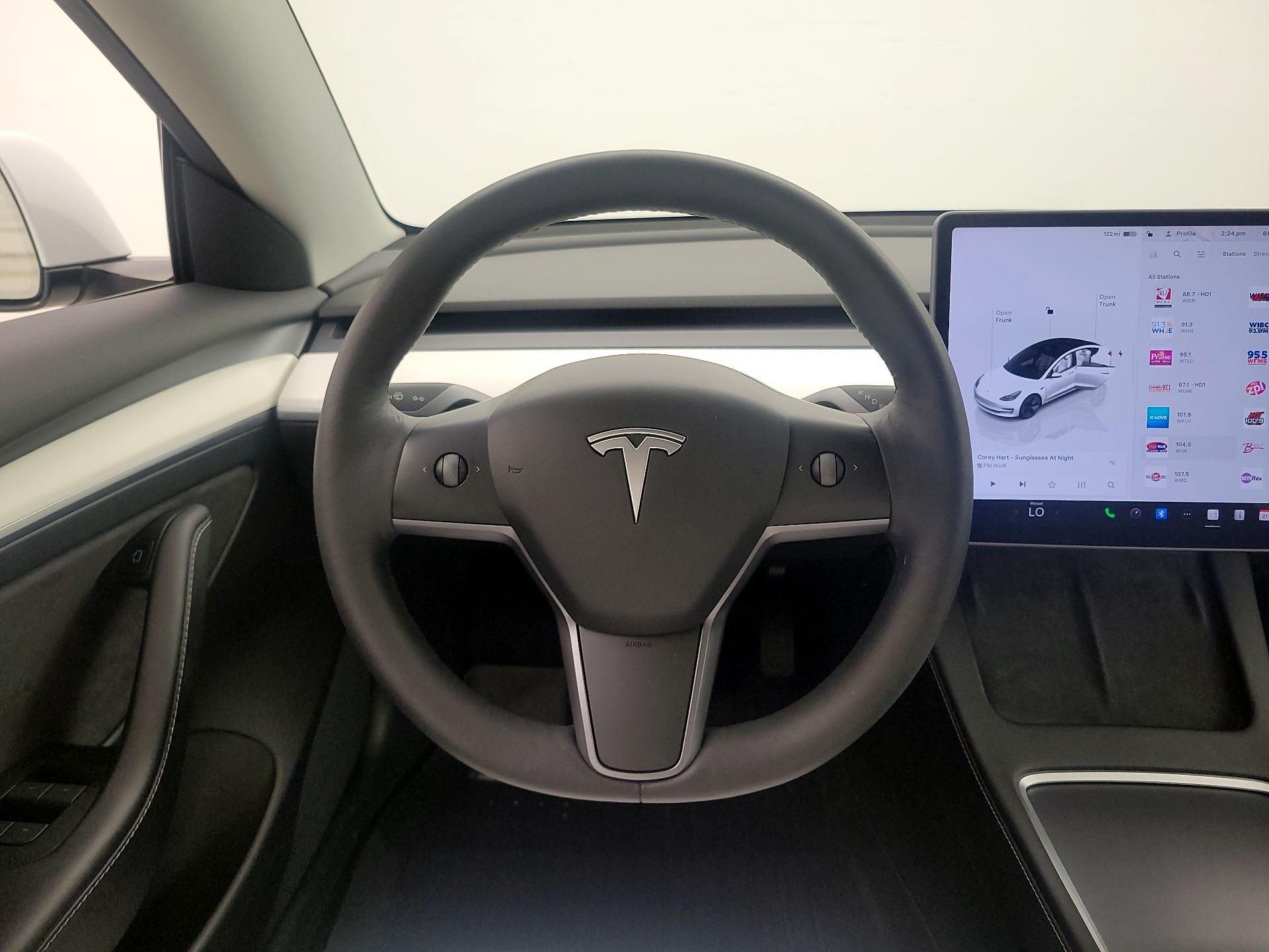 Thumbnail: 2022 Tesla Model 3 - 10