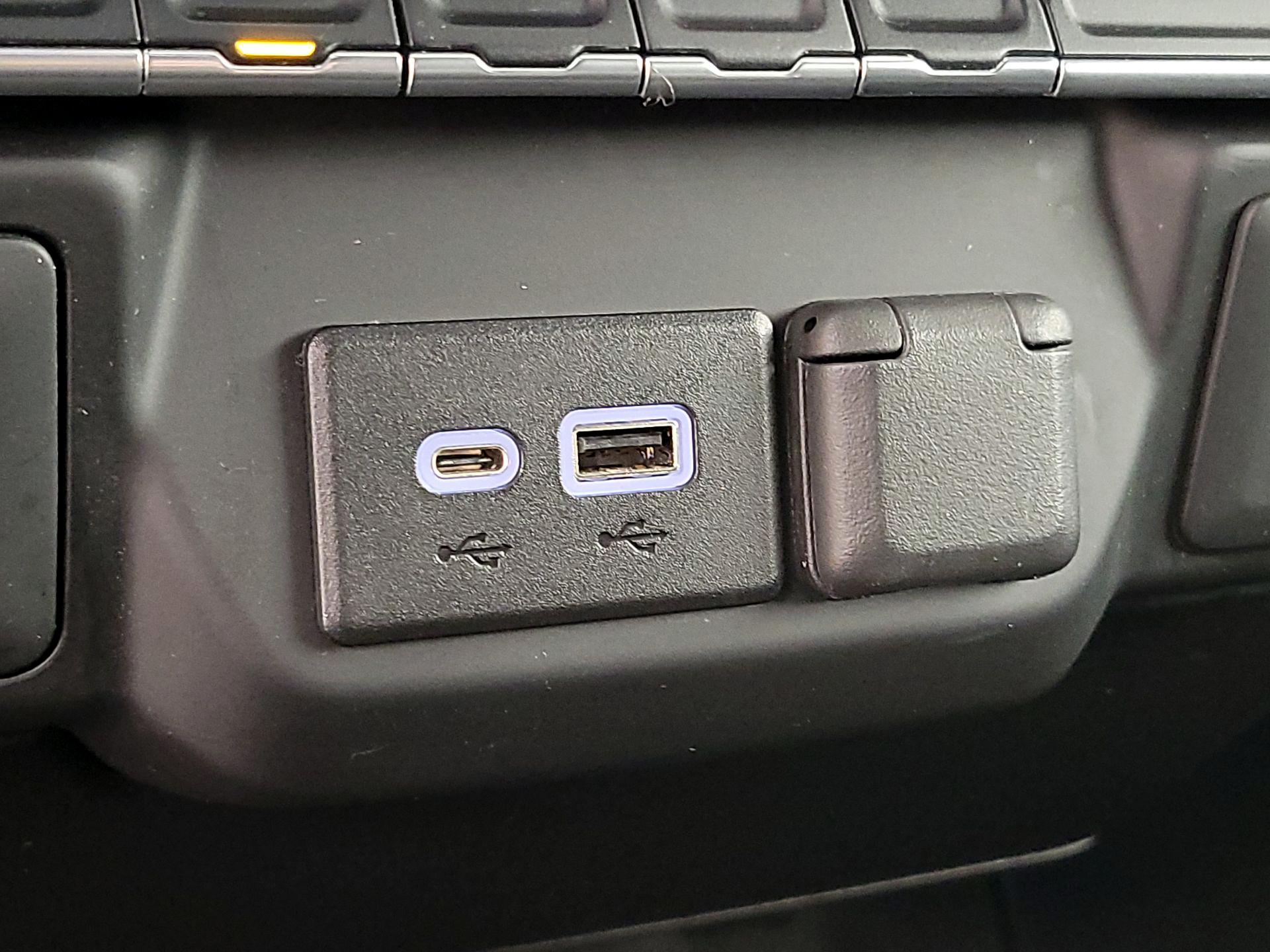 Thumbnail: 2022 Chevrolet Silverado 1500 - 18