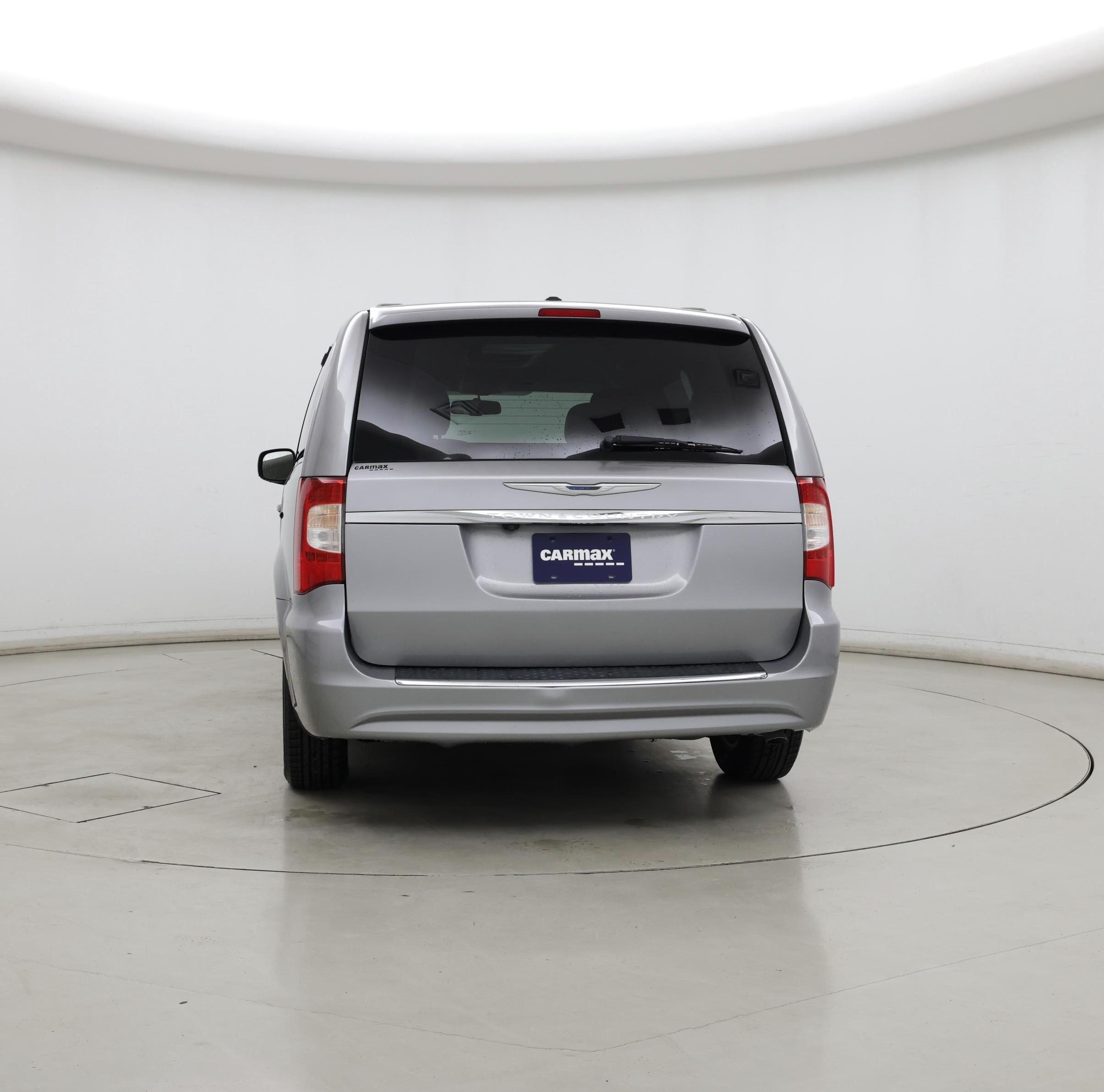 Thumbnail: 2016 Chrysler Town & Country - 6