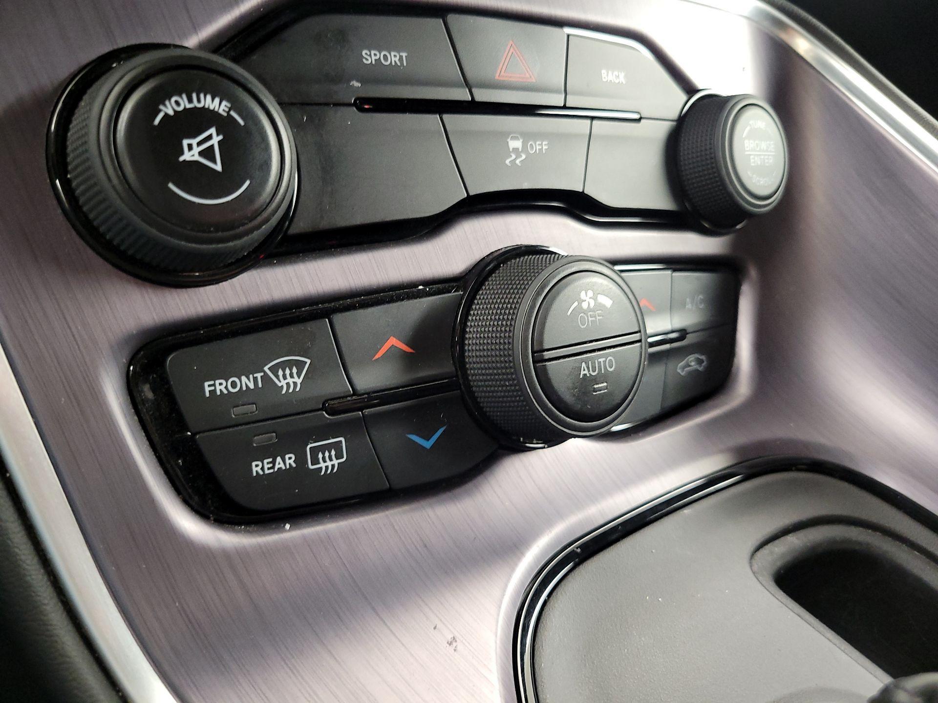 Thumbnail: 2016 Dodge Challenger - 15