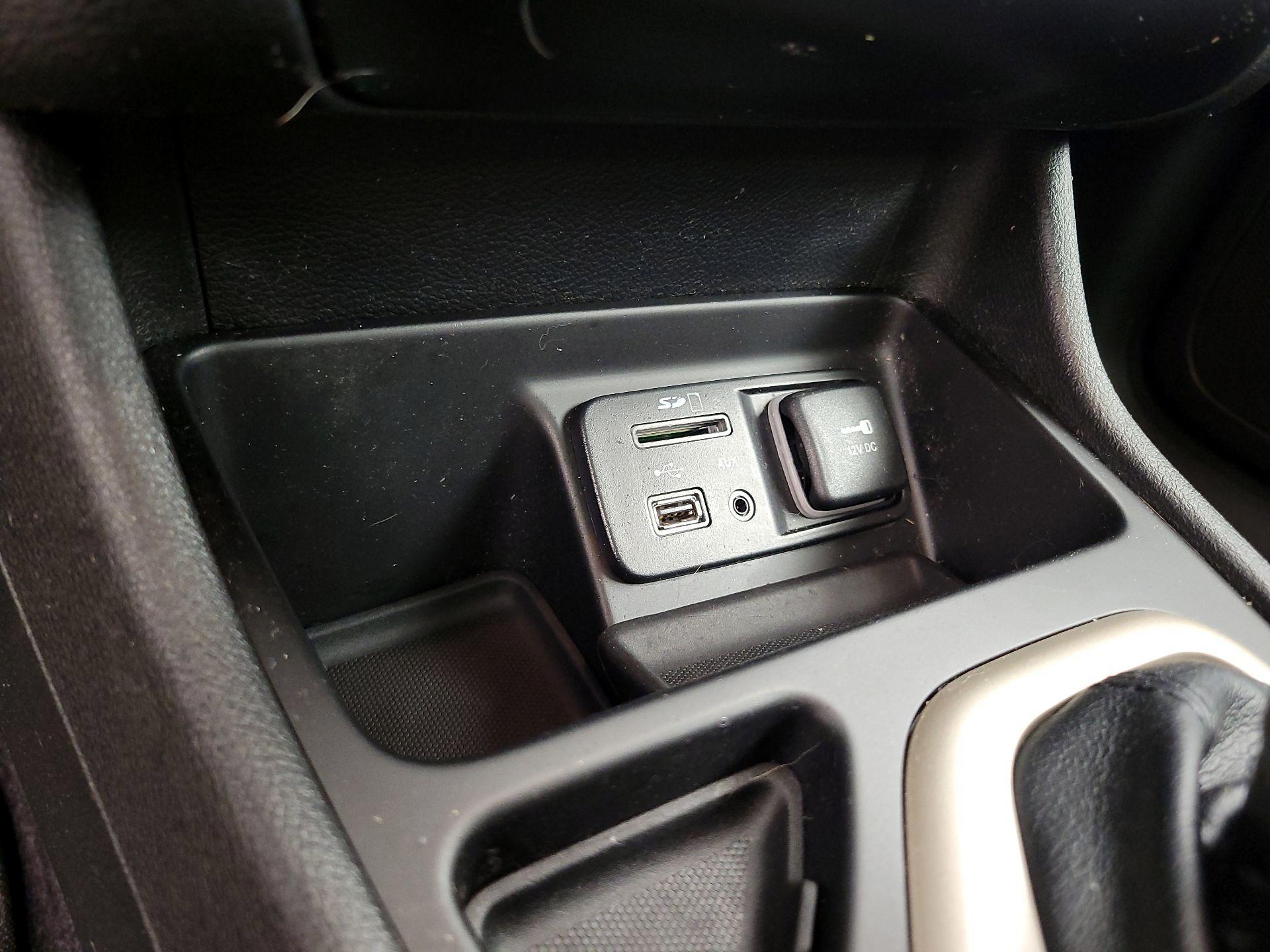 Thumbnail: 2017 Jeep Cherokee - 18