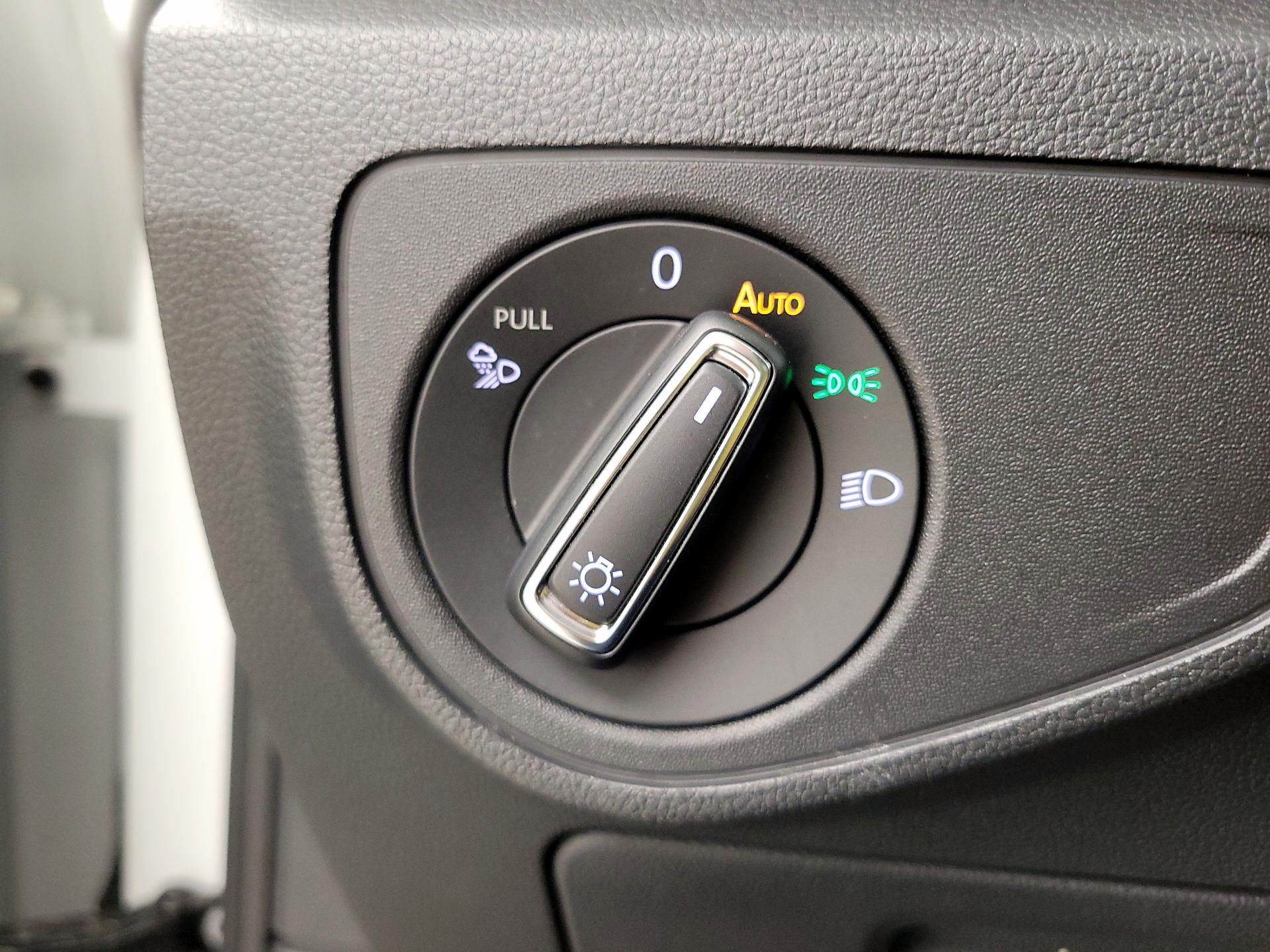 Thumbnail: 2021 Volkswagen Atlas - 13