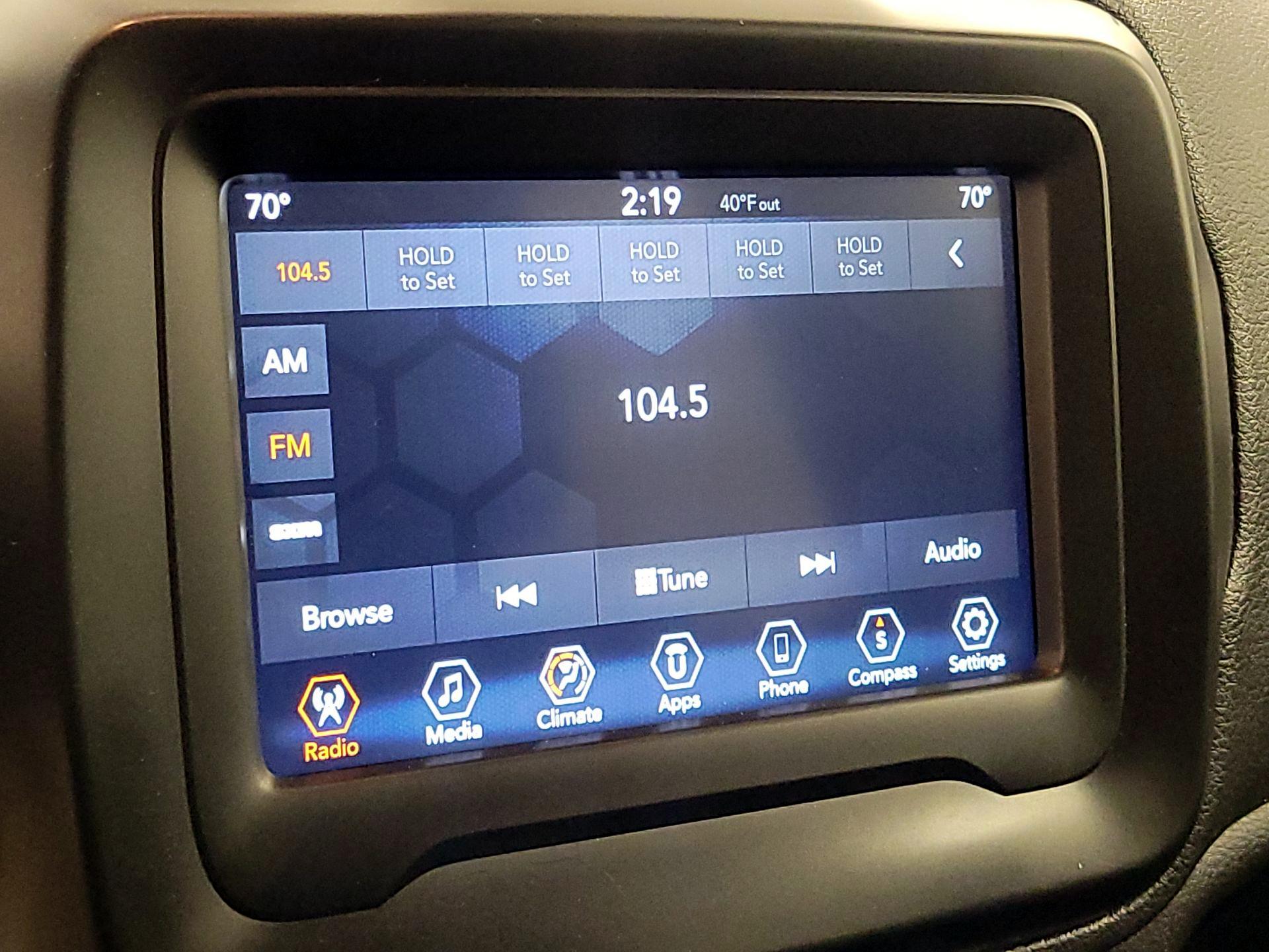 Thumbnail: 2018 Jeep Renegade - 15