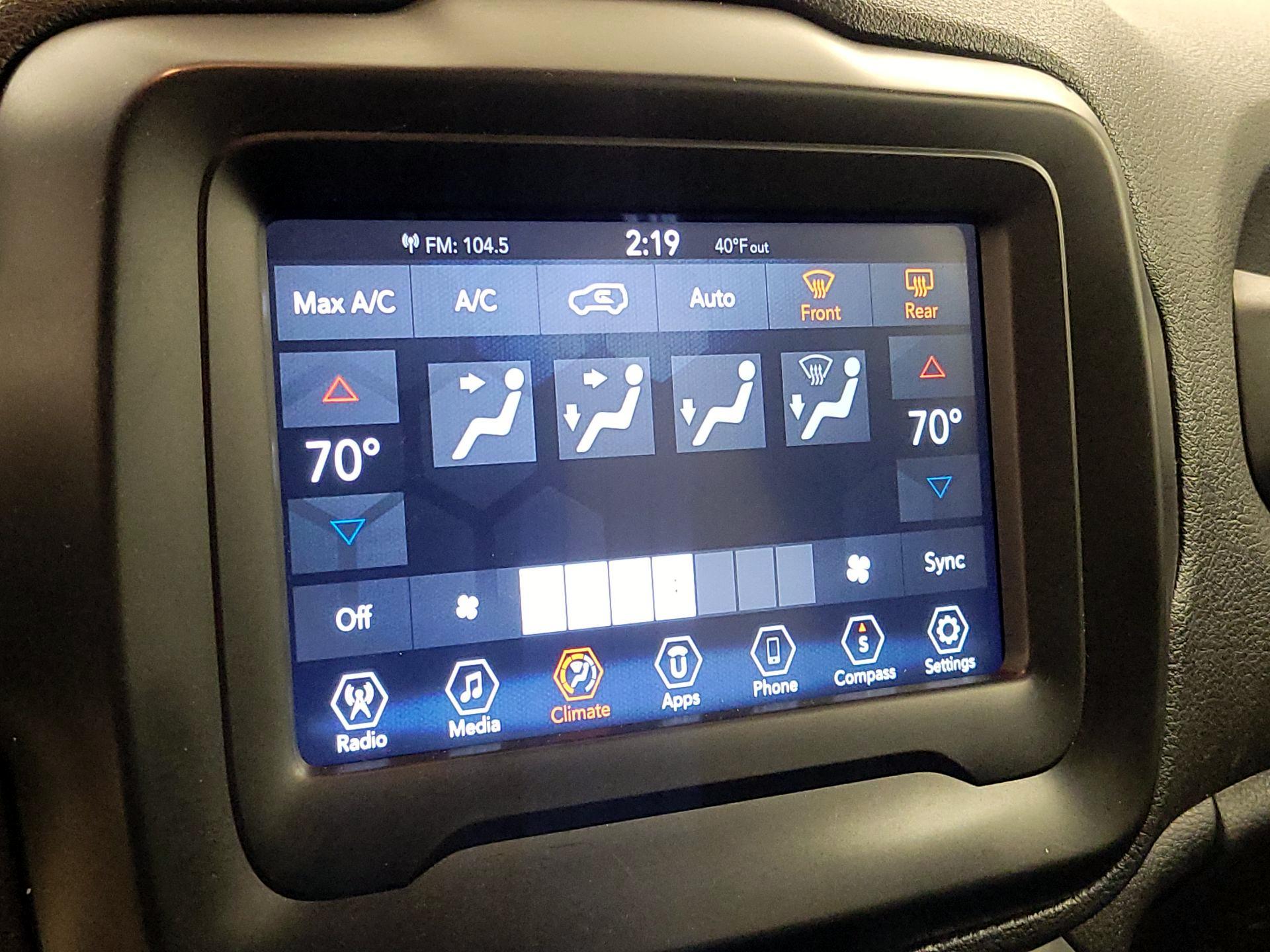 Thumbnail: 2018 Jeep Renegade - 16