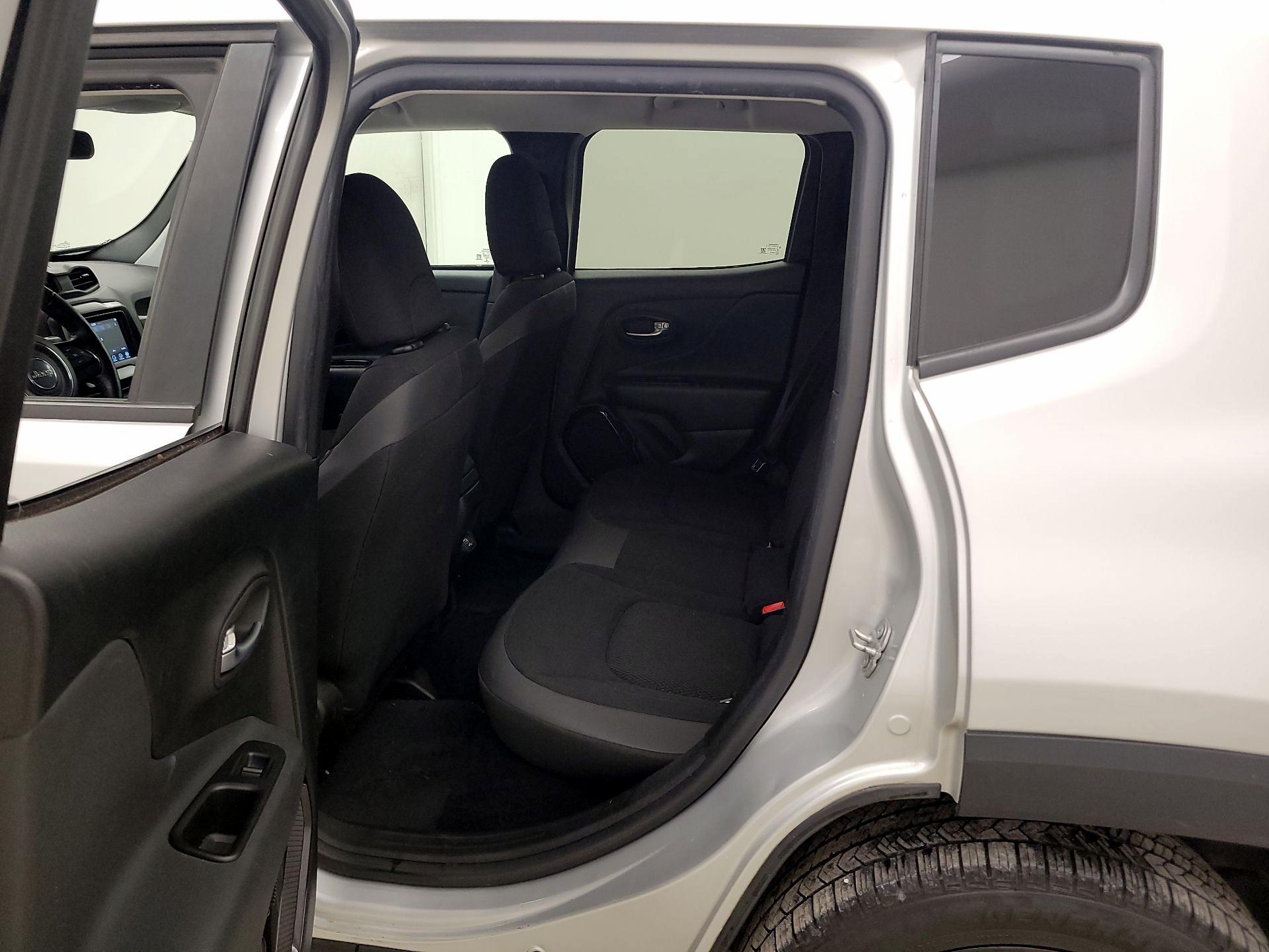 Thumbnail: 2018 Jeep Renegade - 19