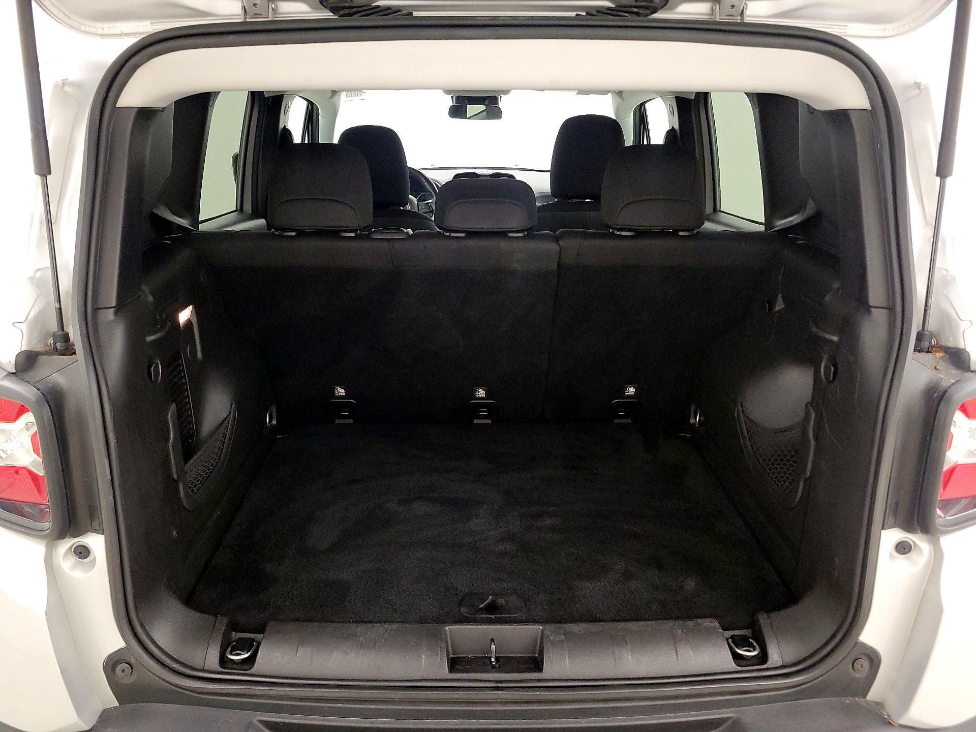 Thumbnail: 2018 Jeep Renegade - 20