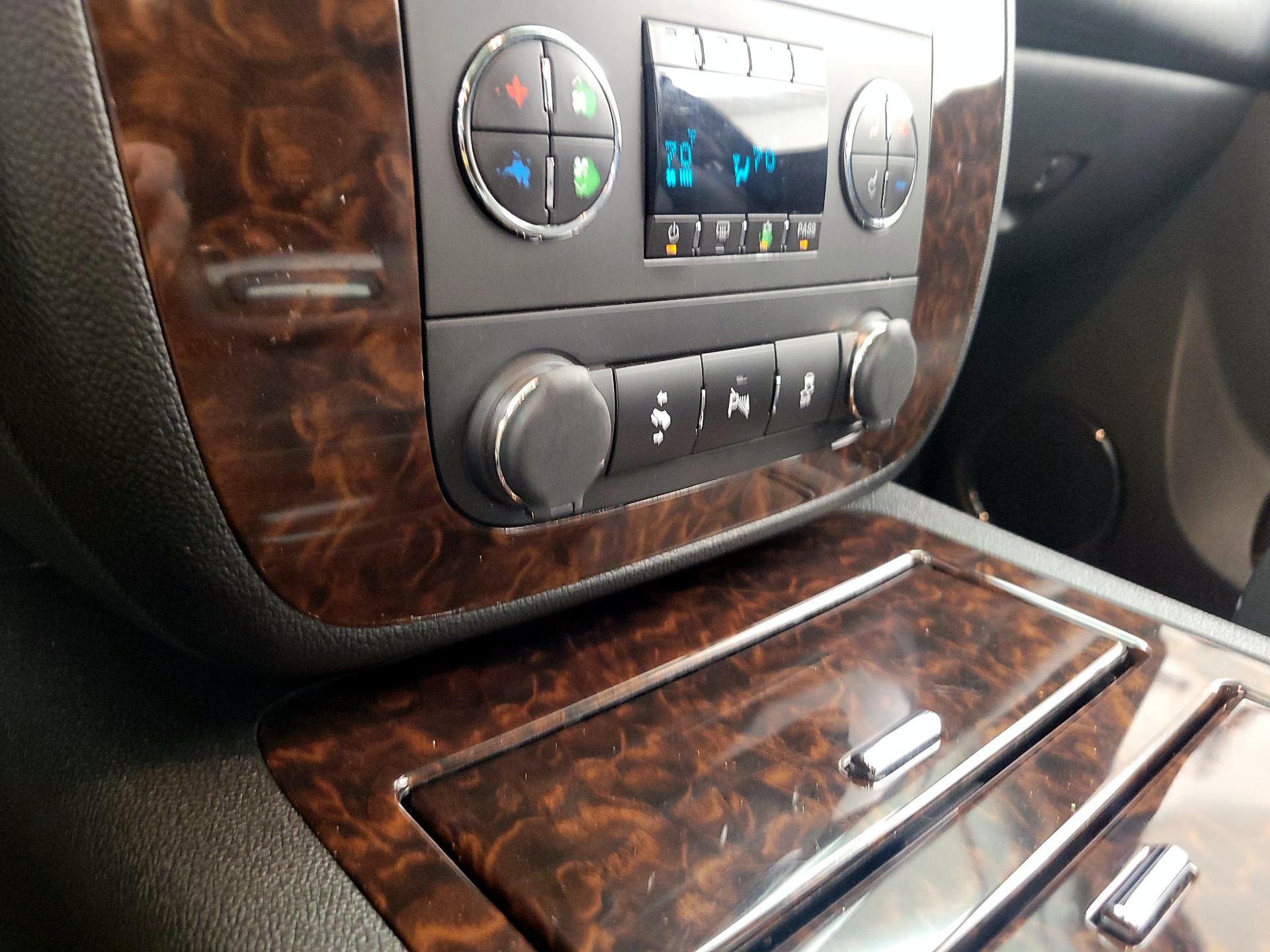 Thumbnail: 2014 GMC Yukon - 19