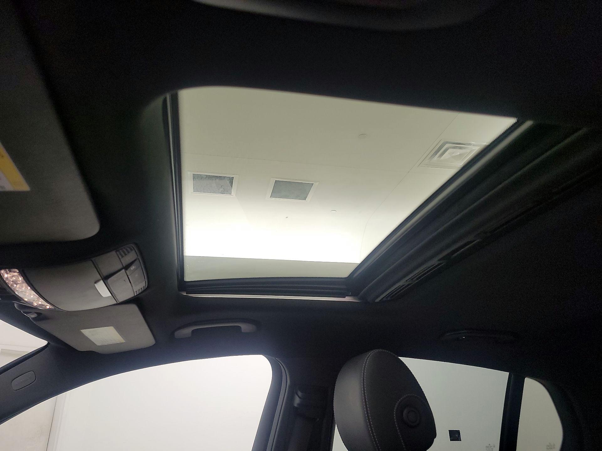 Thumbnail: 2019 Mercedes-Benz GLC - 20