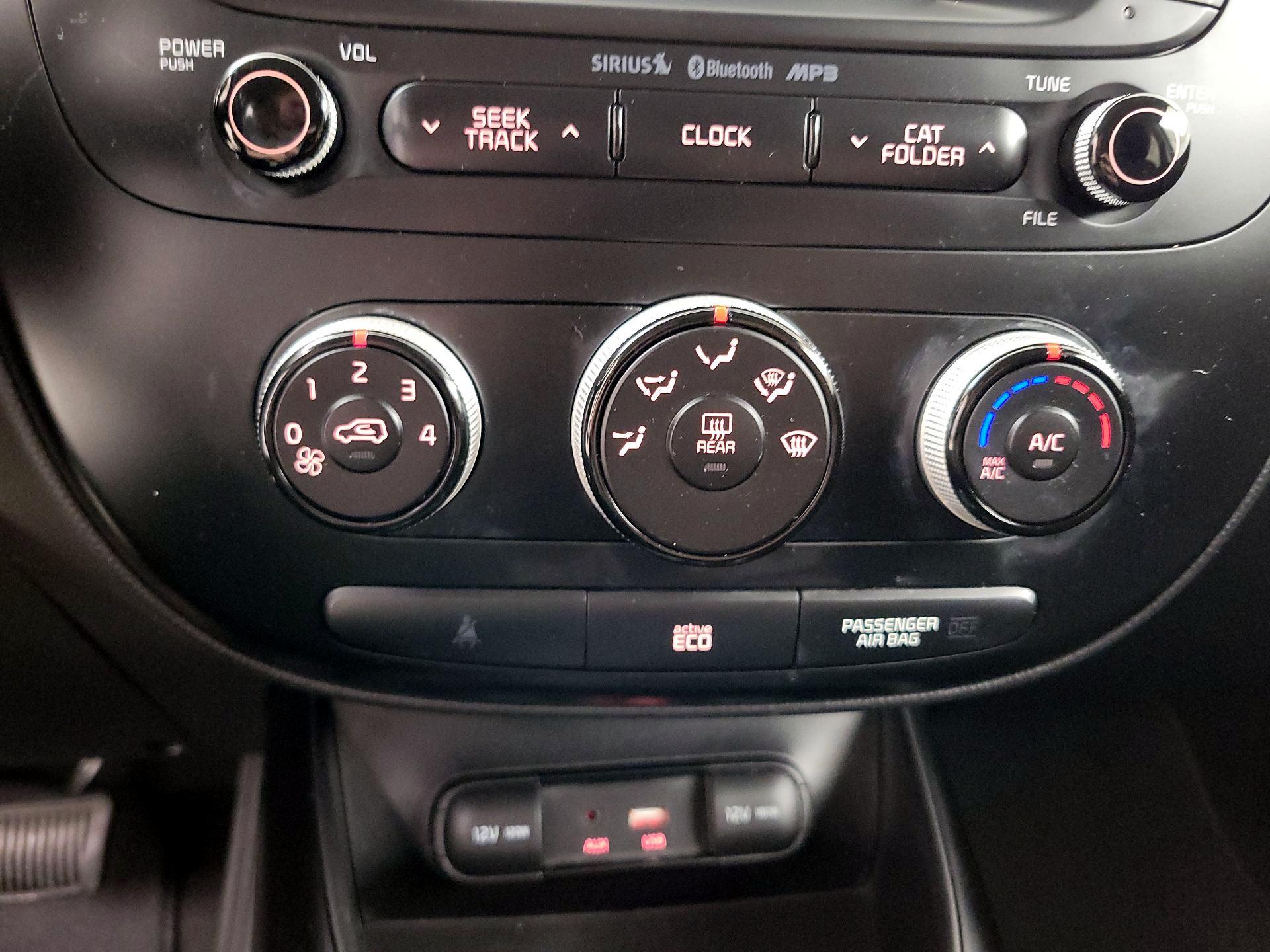 Thumbnail: 2016 Kia Soul - 16