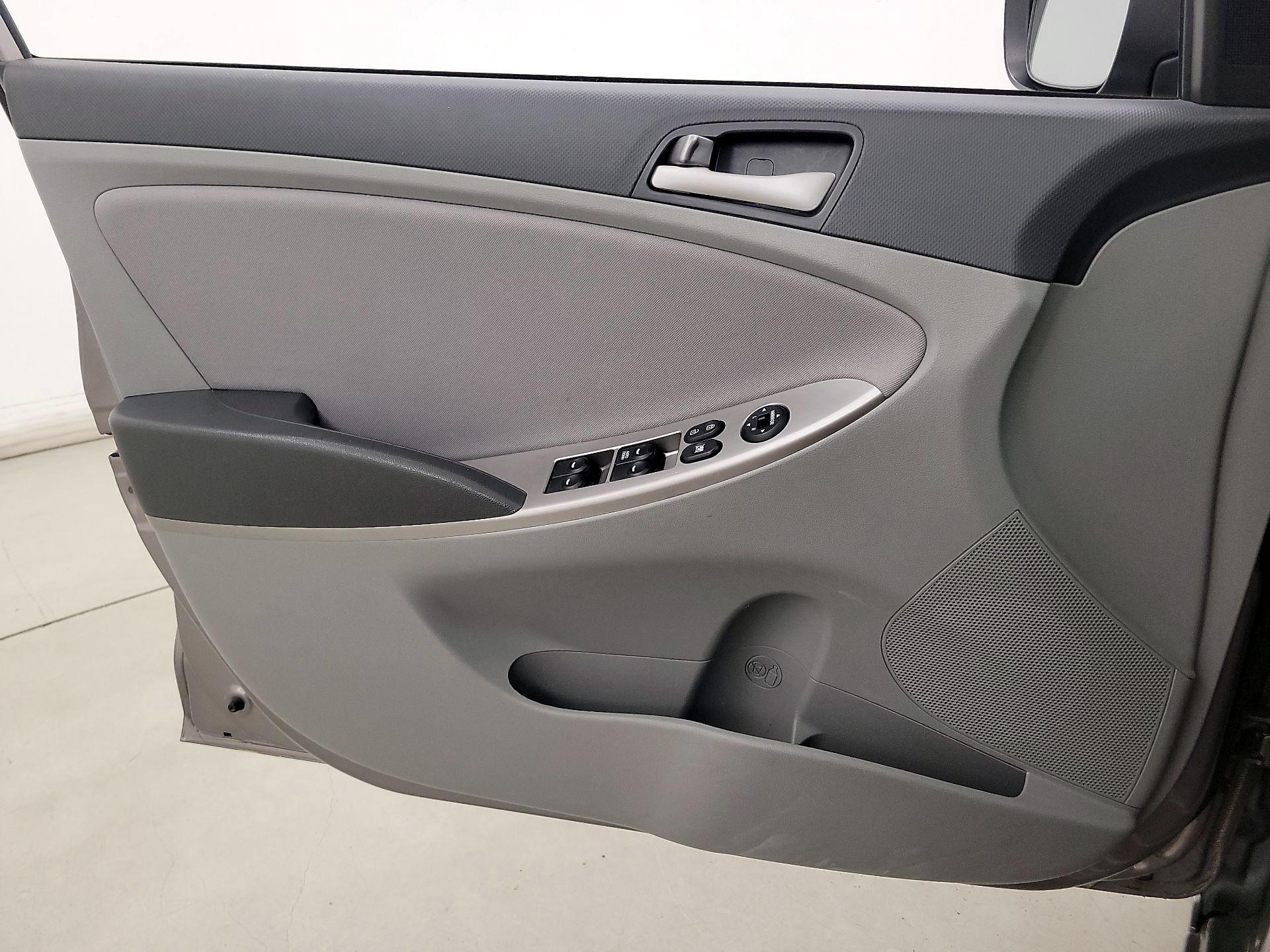 Thumbnail: 2017 Hyundai Accent - 12