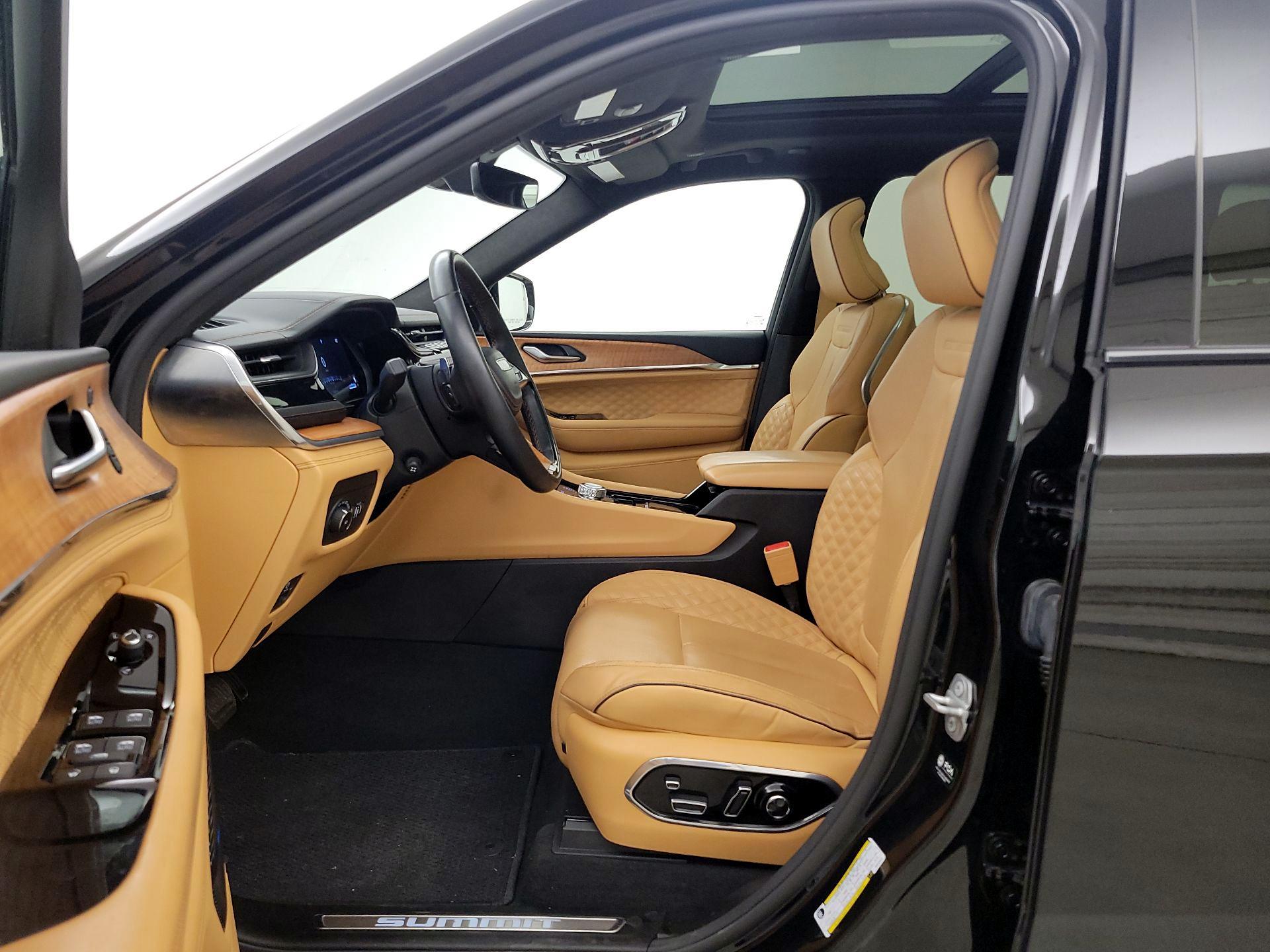 Thumbnail: 2022 Jeep Grand Cherokee - 11