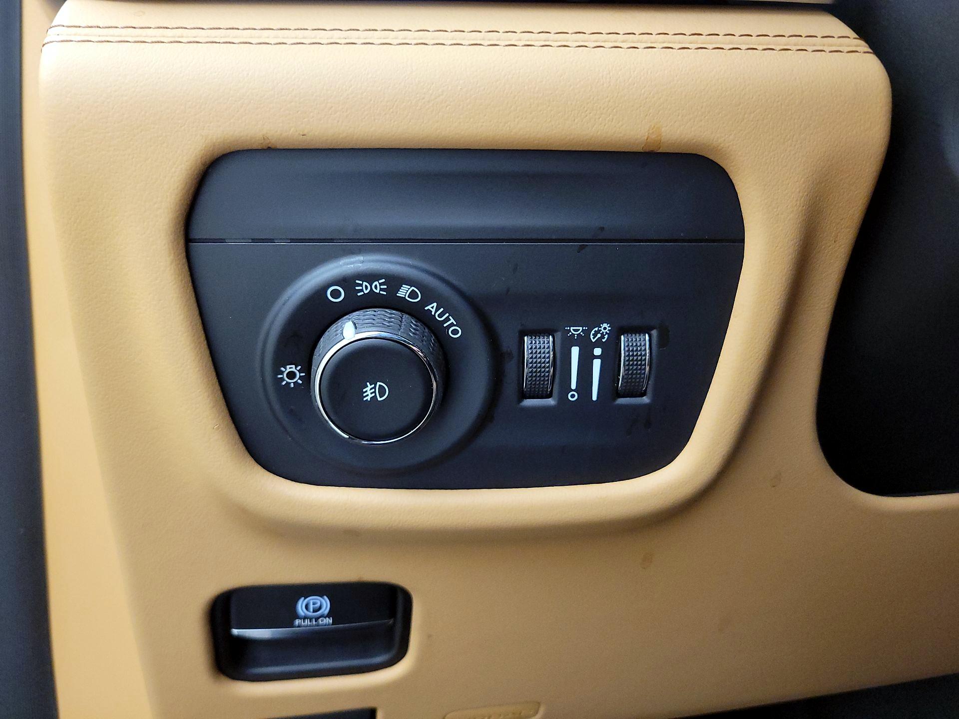 Thumbnail: 2022 Jeep Grand Cherokee - 13