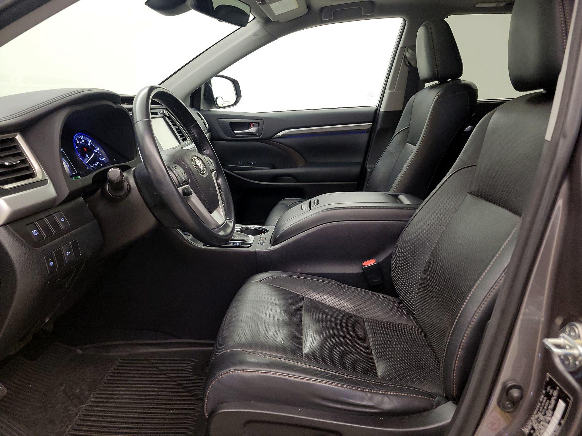 Thumbnail: 2017 Toyota Highlander - 11