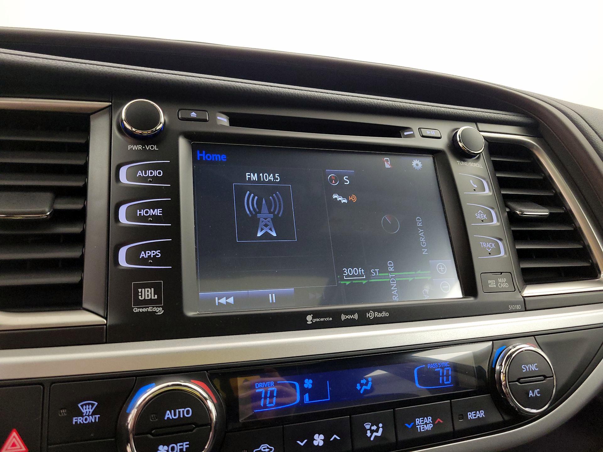 Thumbnail: 2017 Toyota Highlander - 16