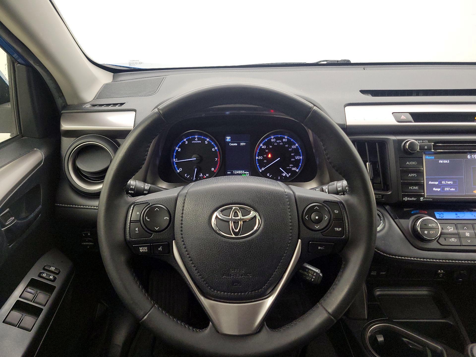 Thumbnail: 2018 Toyota RAV4 - 10