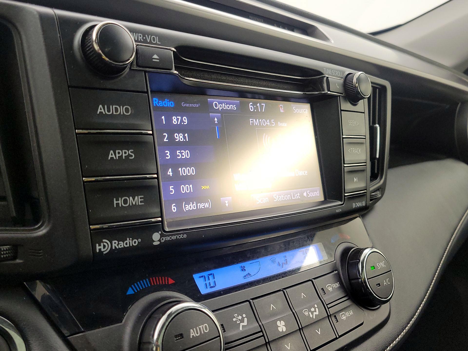 Thumbnail: 2018 Toyota RAV4 - 15