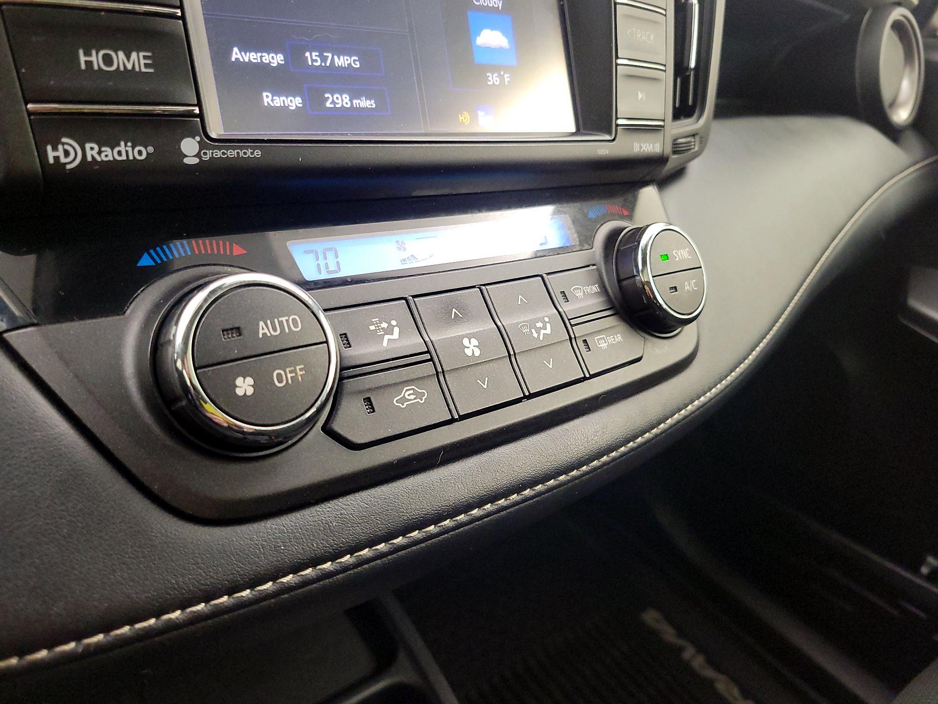 Thumbnail: 2018 Toyota RAV4 - 16