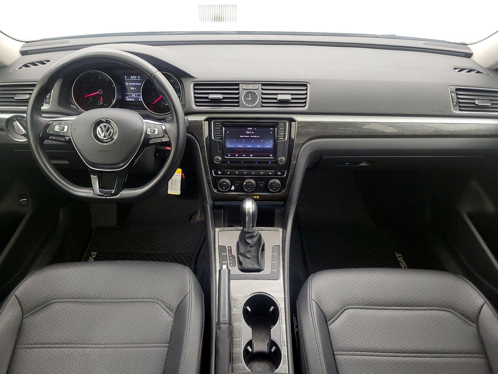 Thumbnail: 2016 Volkswagen Passat - 9