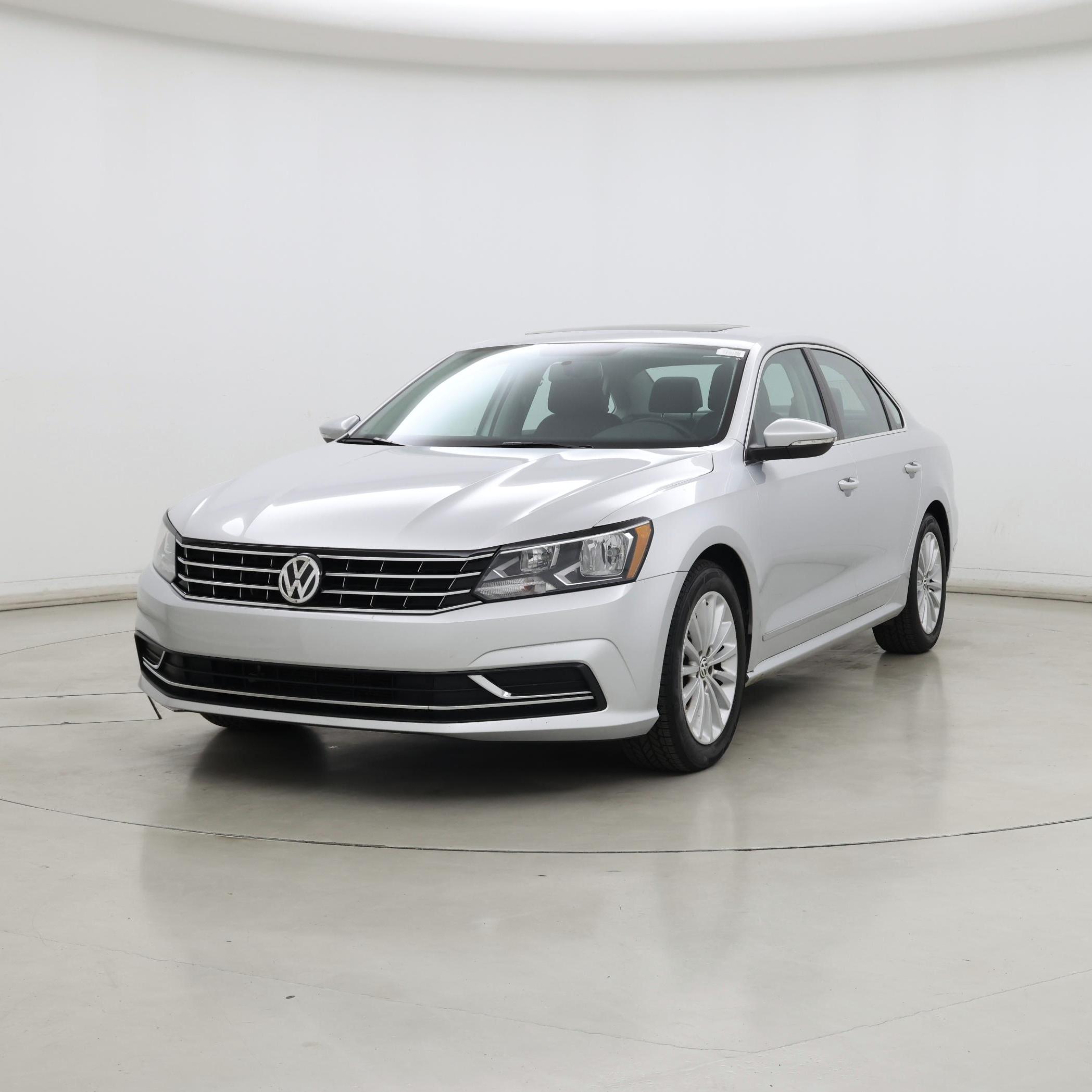 Thumbnail: 2016 Volkswagen Passat - 4
