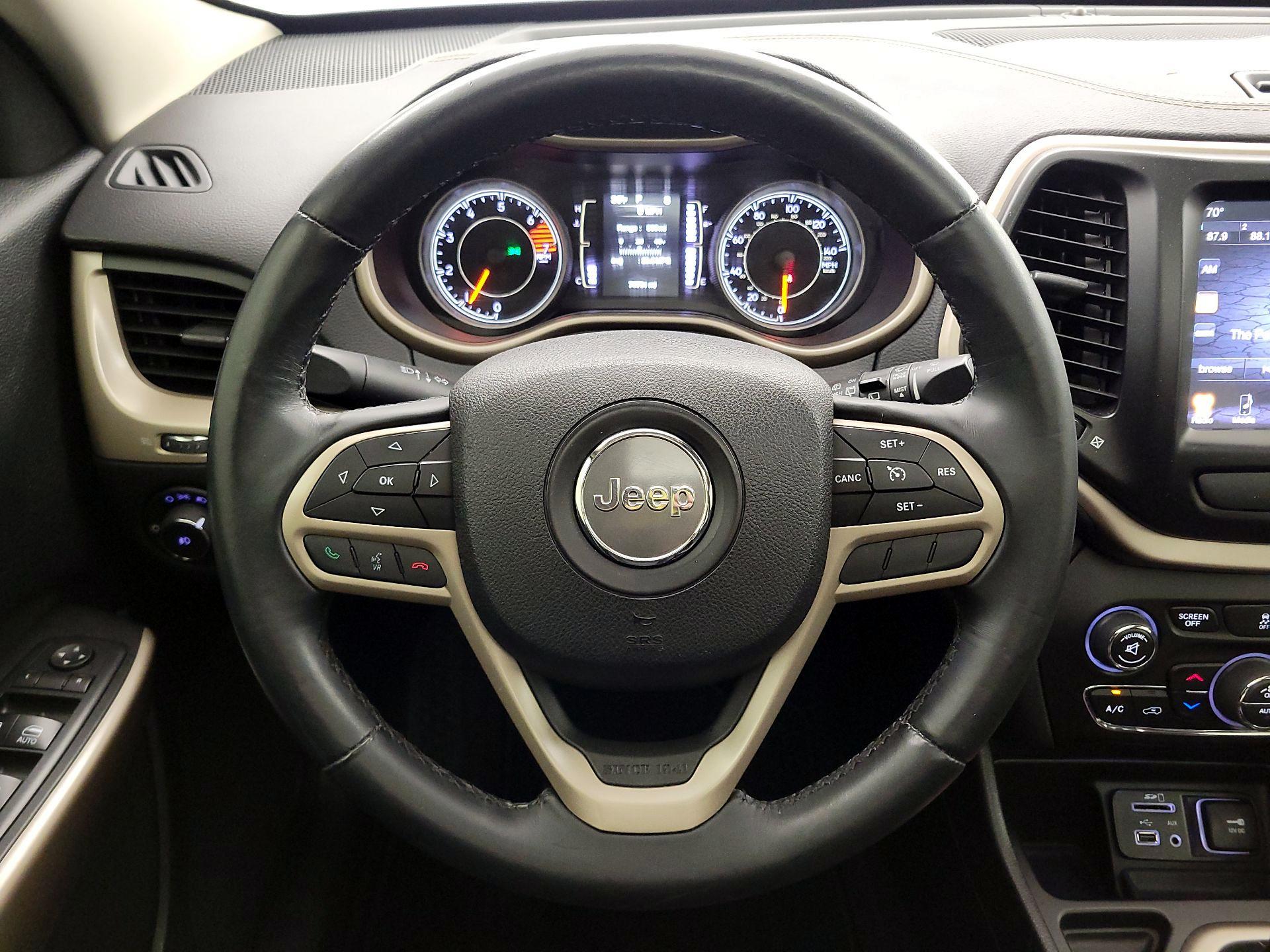 Thumbnail: 2017 Jeep Cherokee - 10