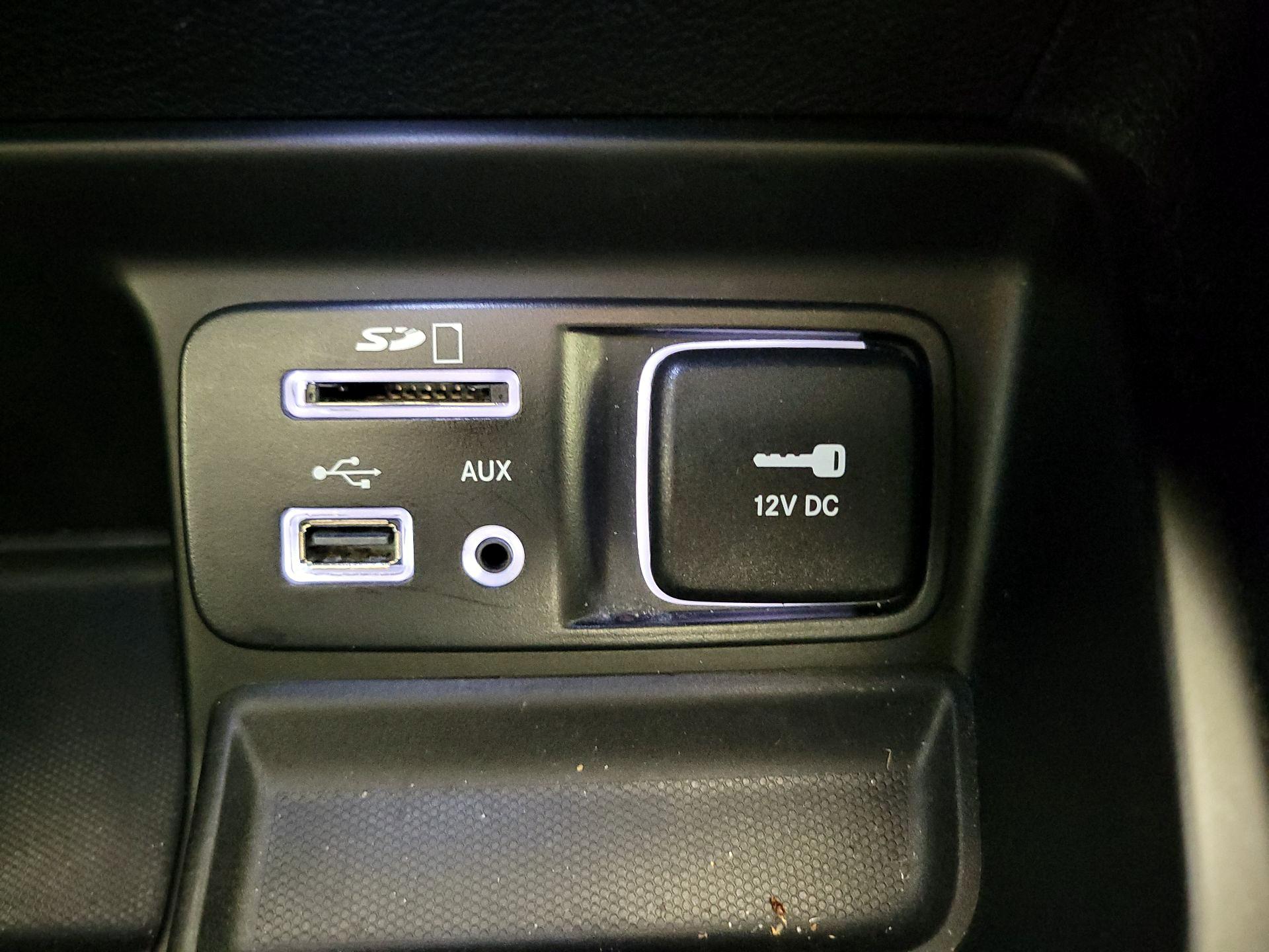 Thumbnail: 2017 Jeep Cherokee - 18