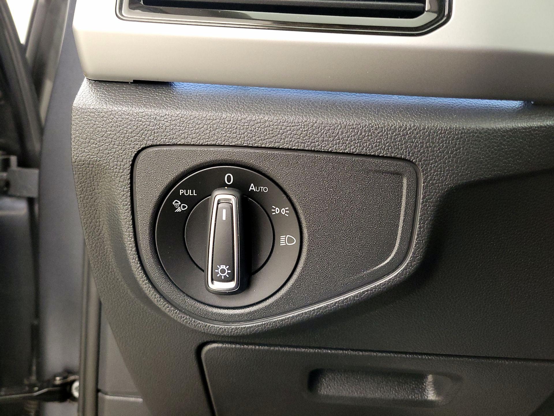 Thumbnail: 2022 Volkswagen Atlas - 13