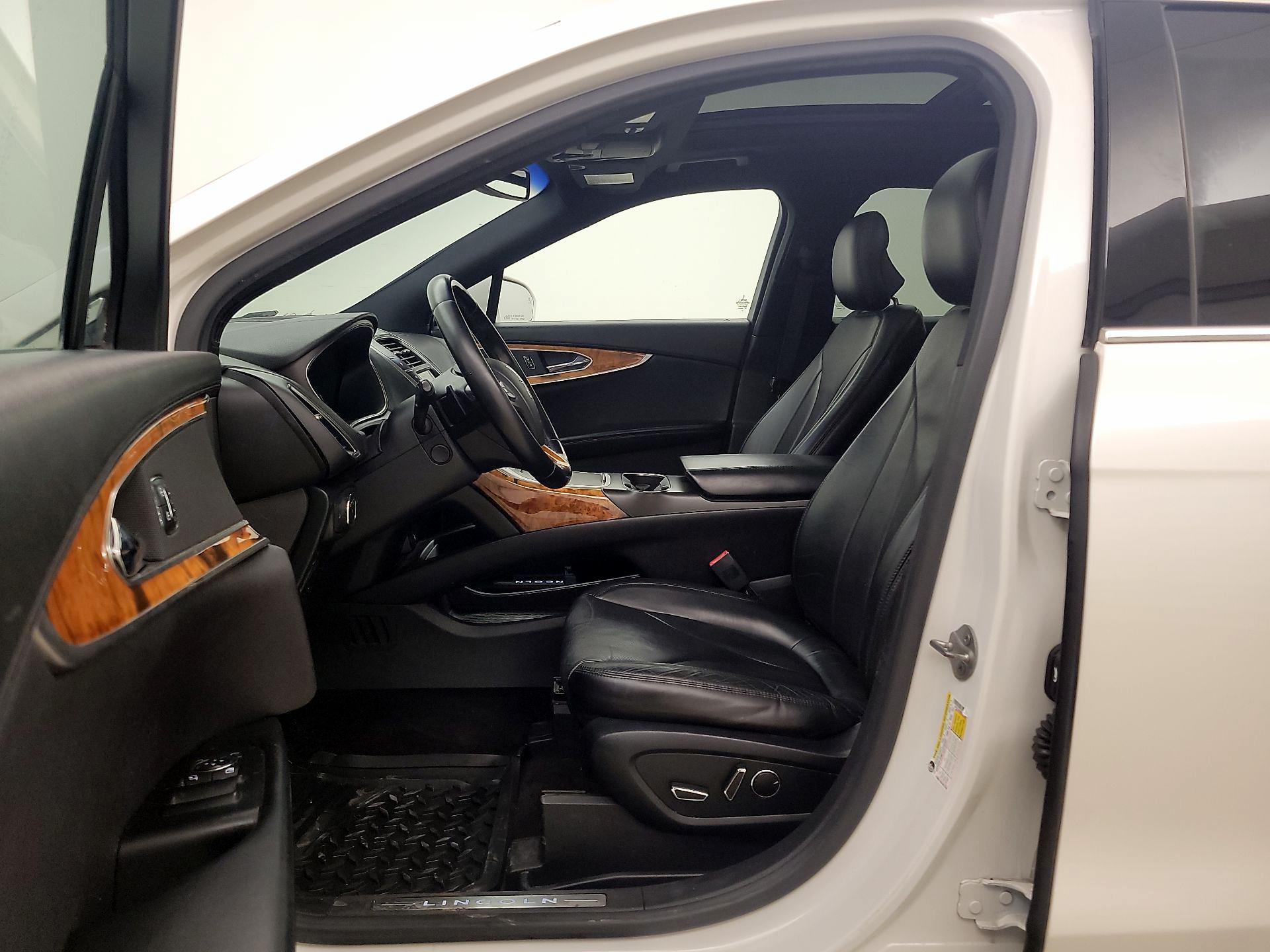 Thumbnail: 2016 Lincoln MKX - 11