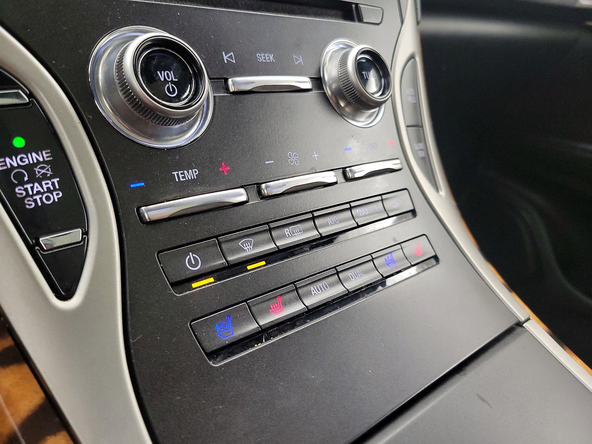 Thumbnail: 2016 Lincoln MKX - 17