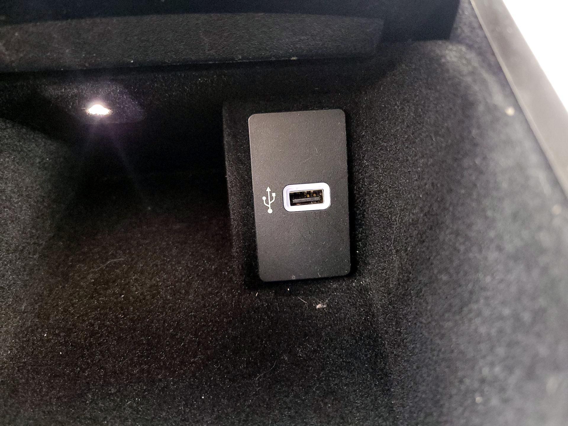 Thumbnail: 2016 Lincoln MKX - 19