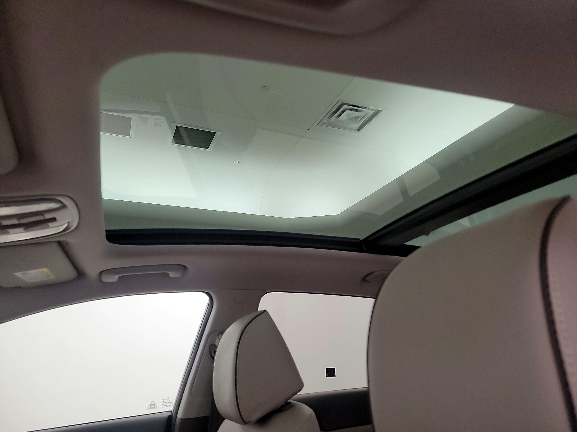 Thumbnail: 2017 Kia Sportage - 19