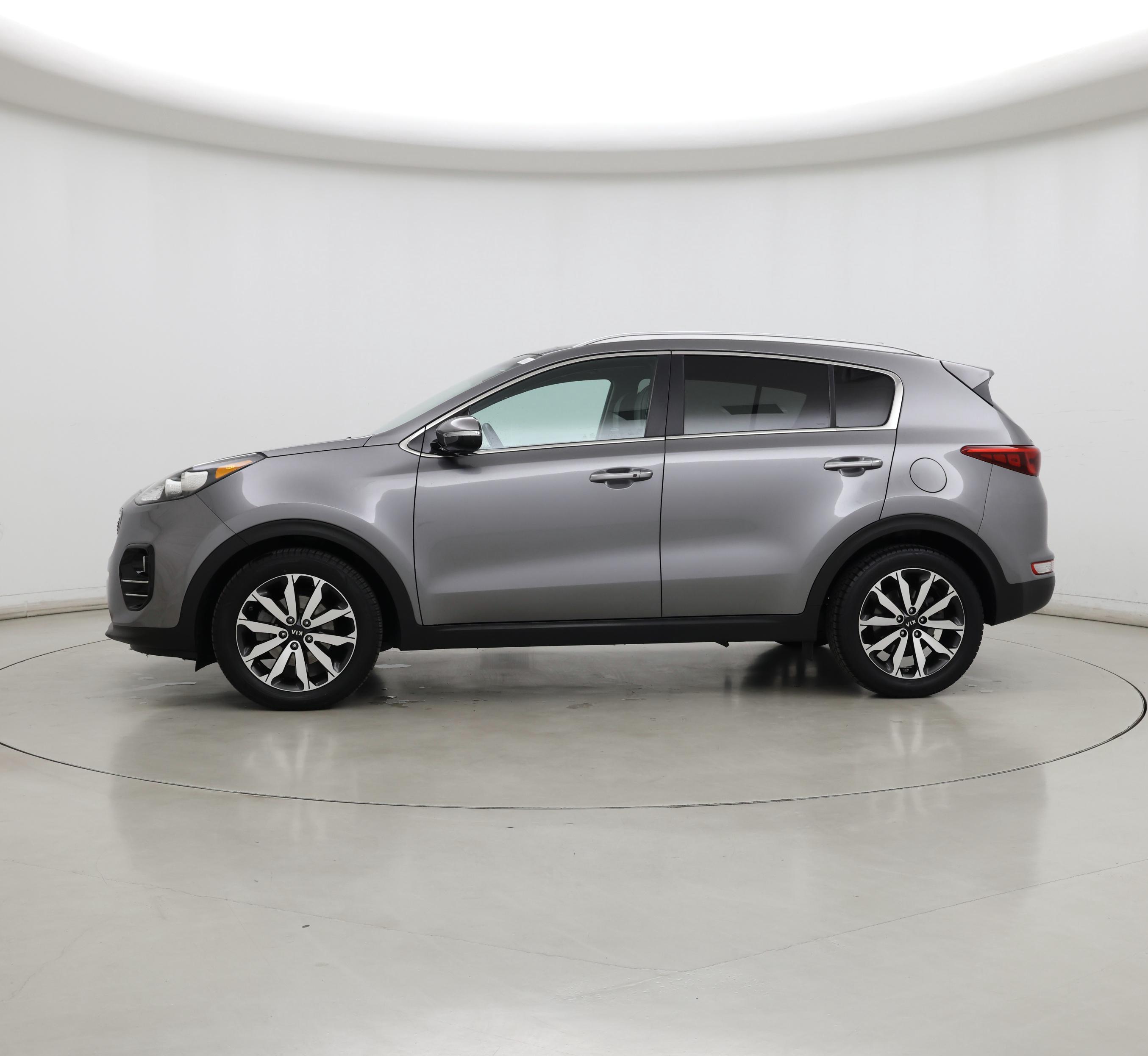 Thumbnail: 2017 Kia Sportage - 3