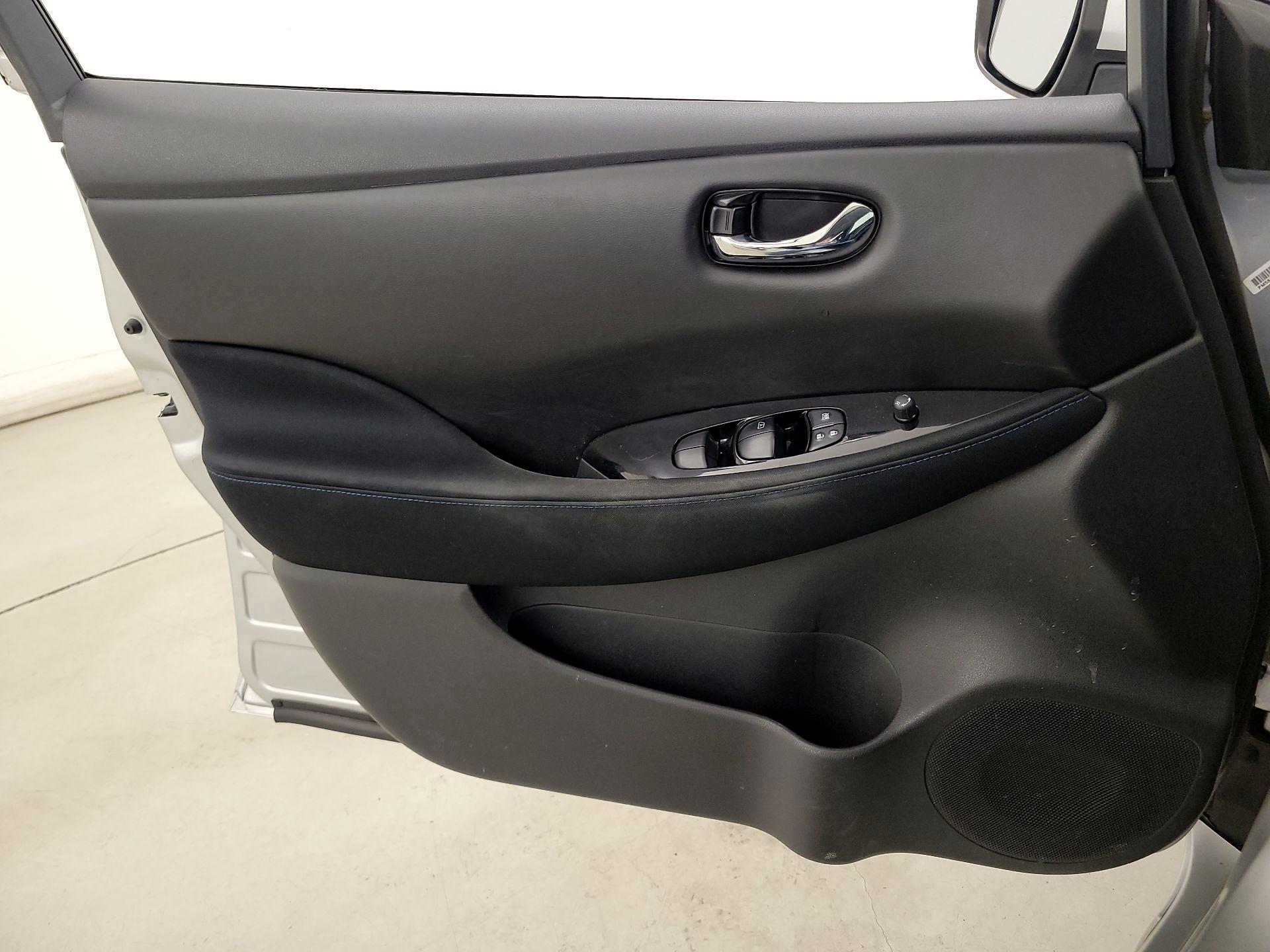 Thumbnail: 2019 Nissan Leaf - 12