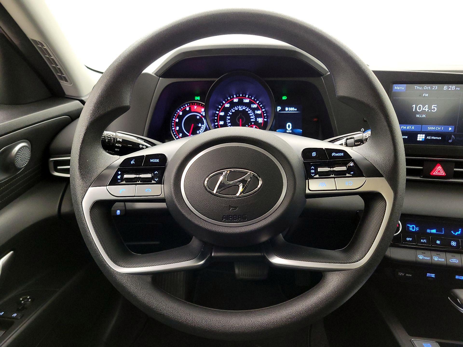 Thumbnail: 2022 Hyundai Elantra - 10