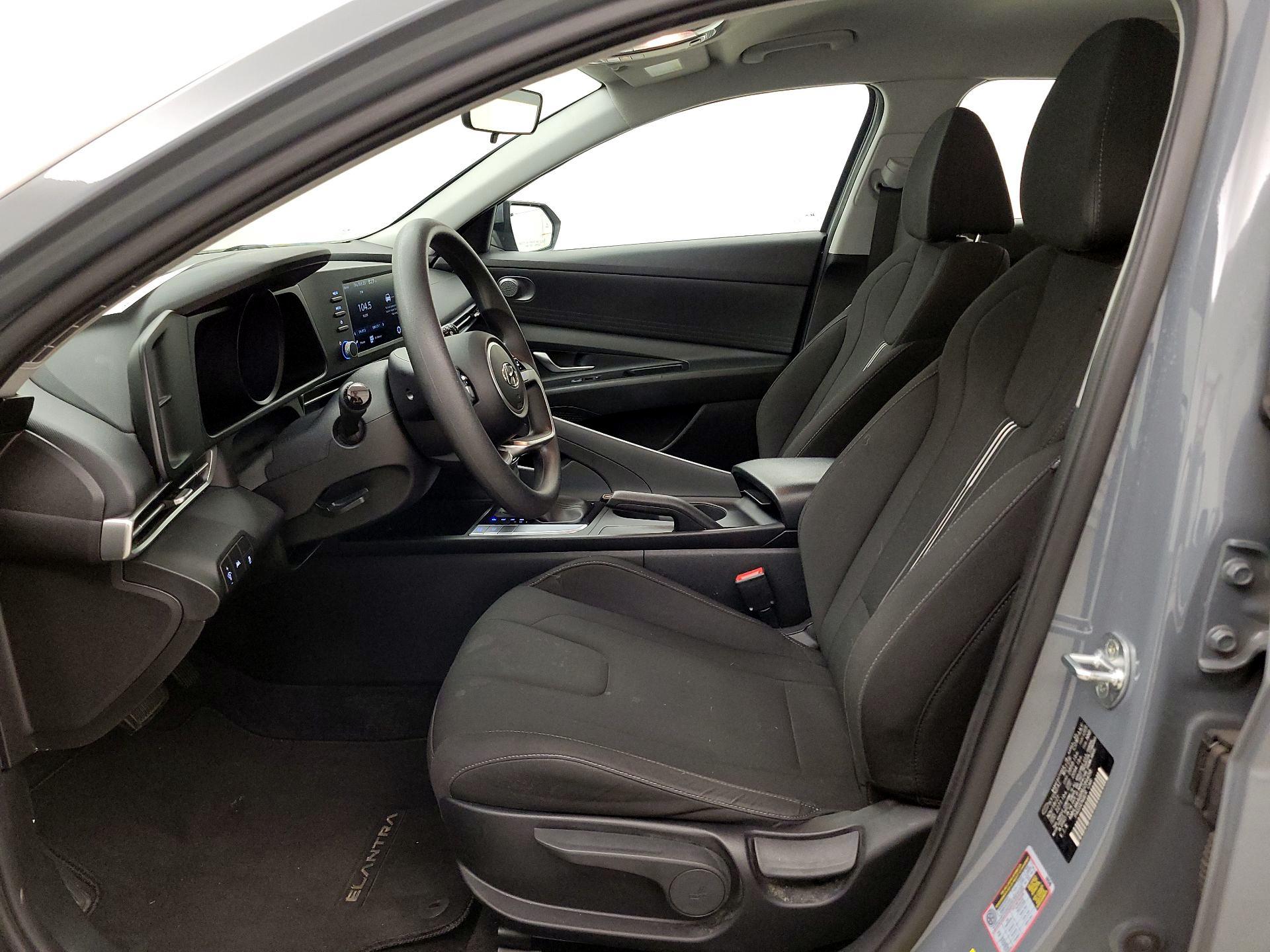 Thumbnail: 2022 Hyundai Elantra - 11