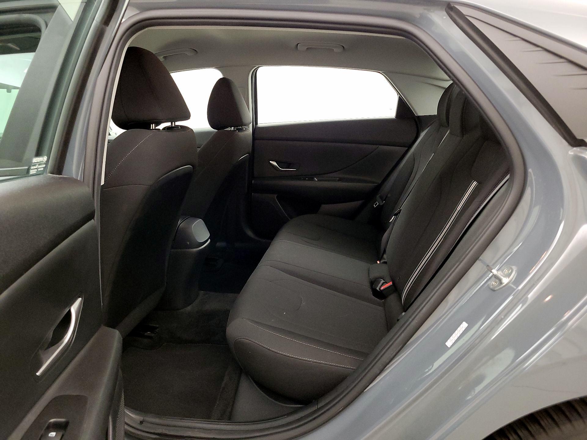 Thumbnail: 2022 Hyundai Elantra - 19