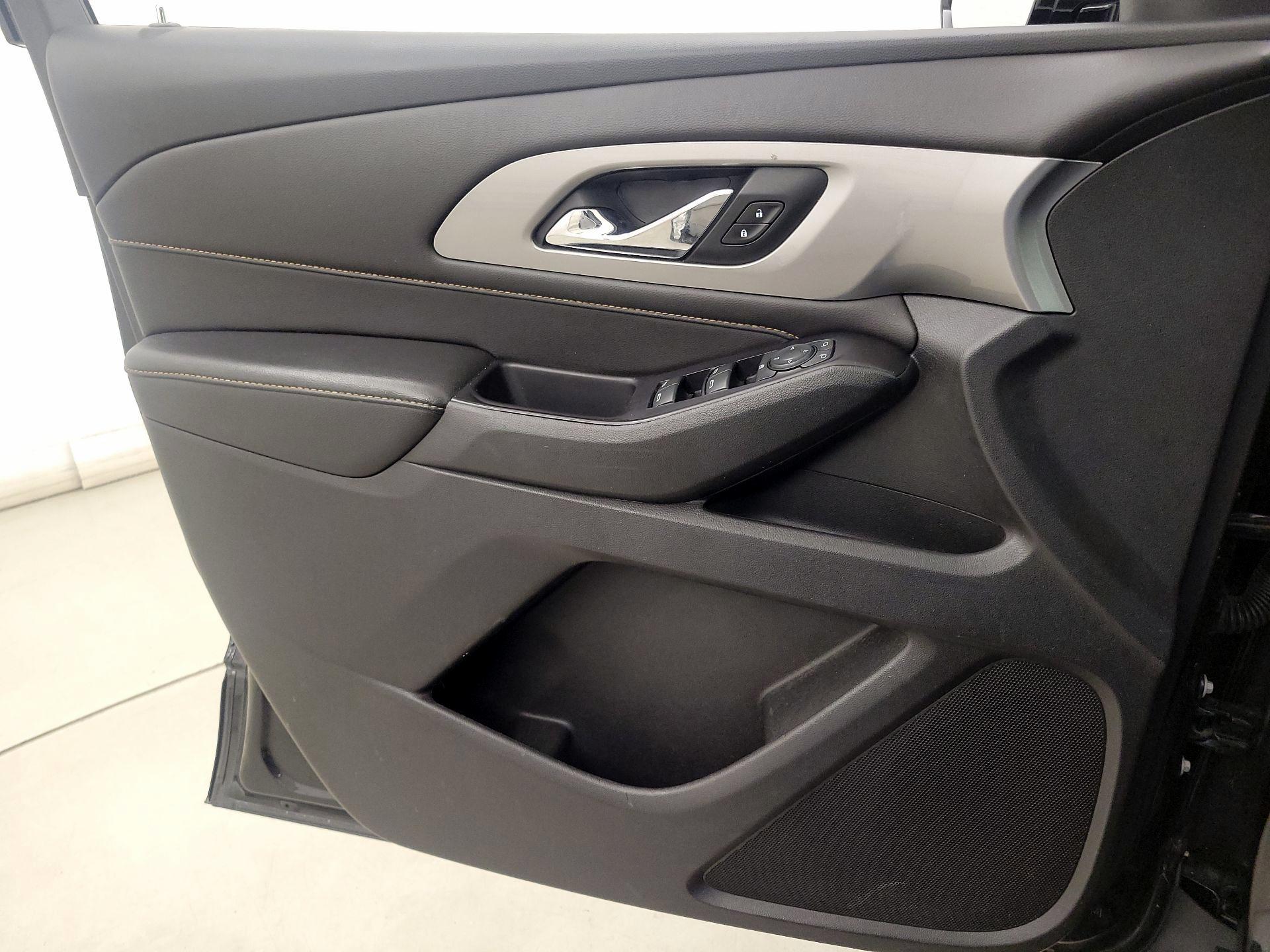 Thumbnail: 2019 Chevrolet Traverse - 12