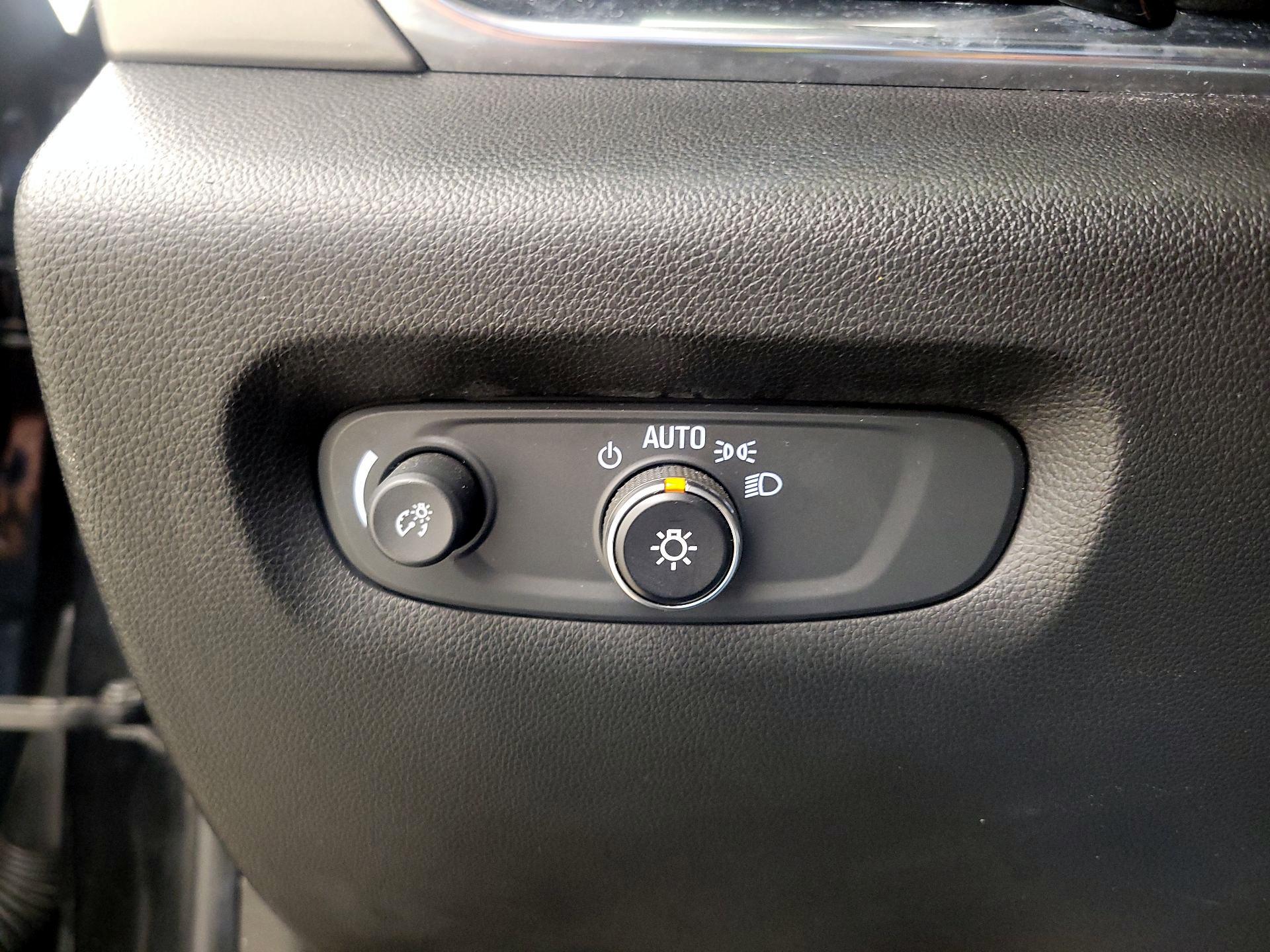 Thumbnail: 2019 Chevrolet Traverse - 13